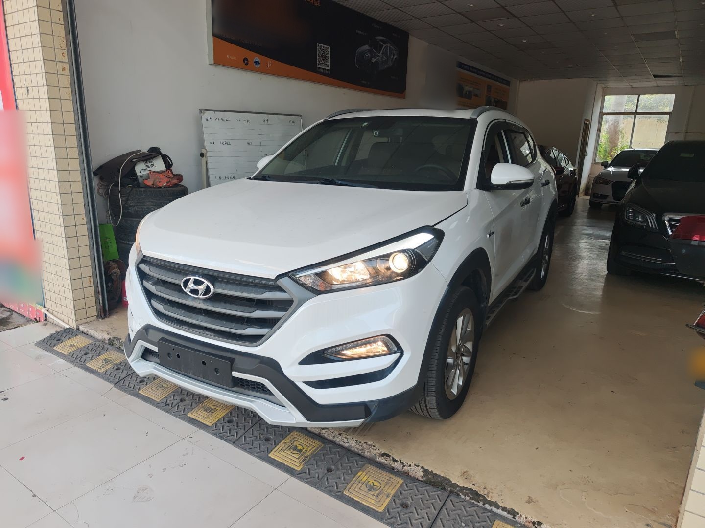 Hyundai Tucson (Imported) 2017 car image 