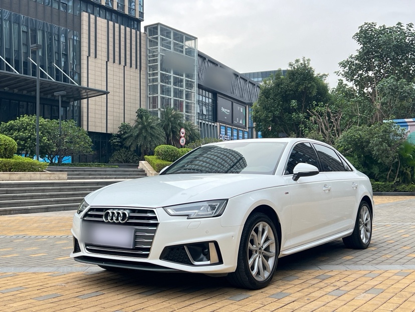 Audi A4 2019 car image 