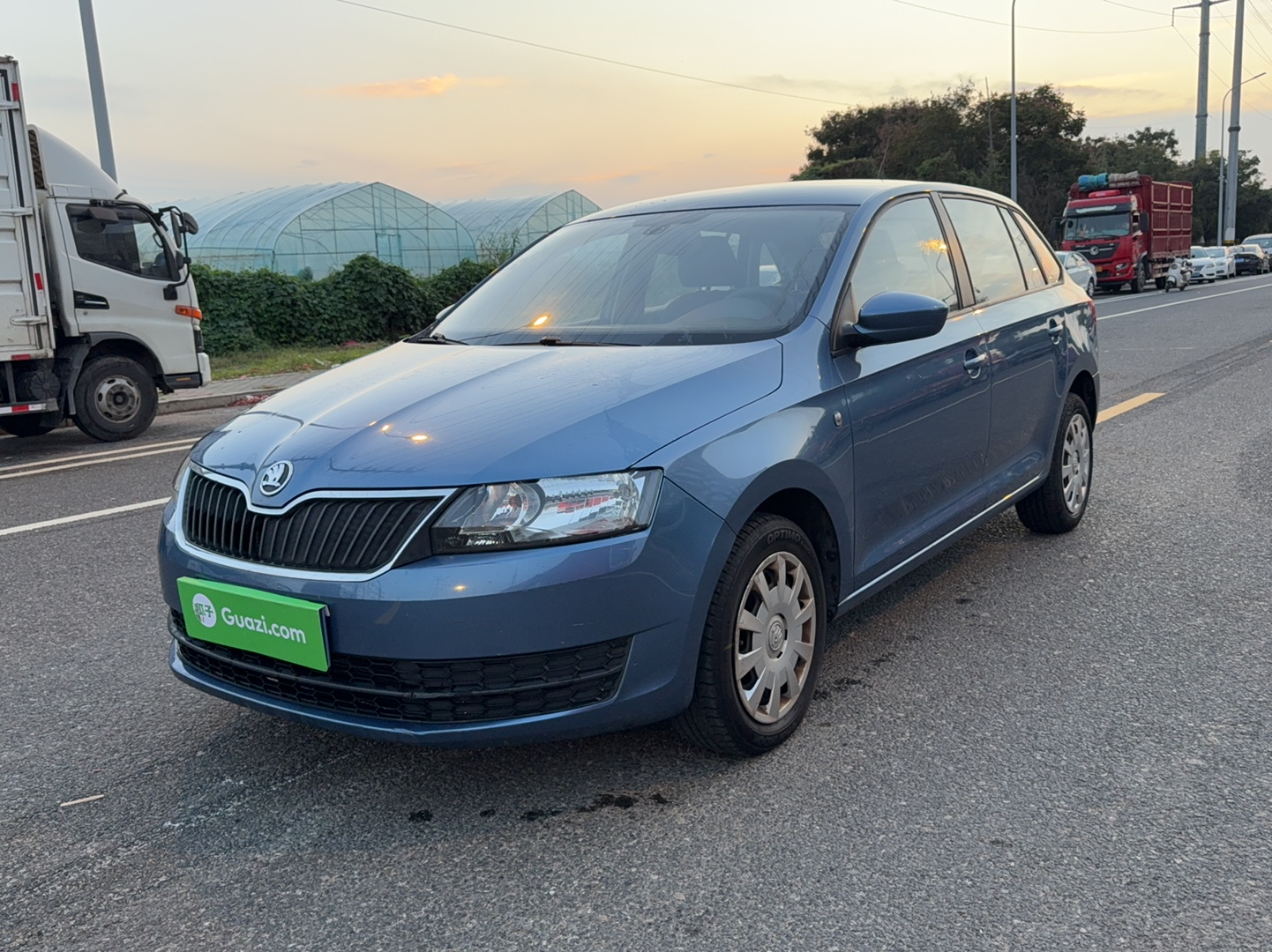 Skoda Rapid Spaceback 2016 Skoda Rapid Spaceback 2016 car image