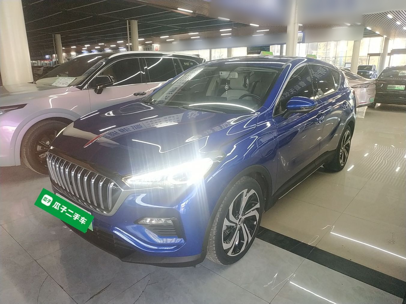 HongQi E-HS3 2019 car image 