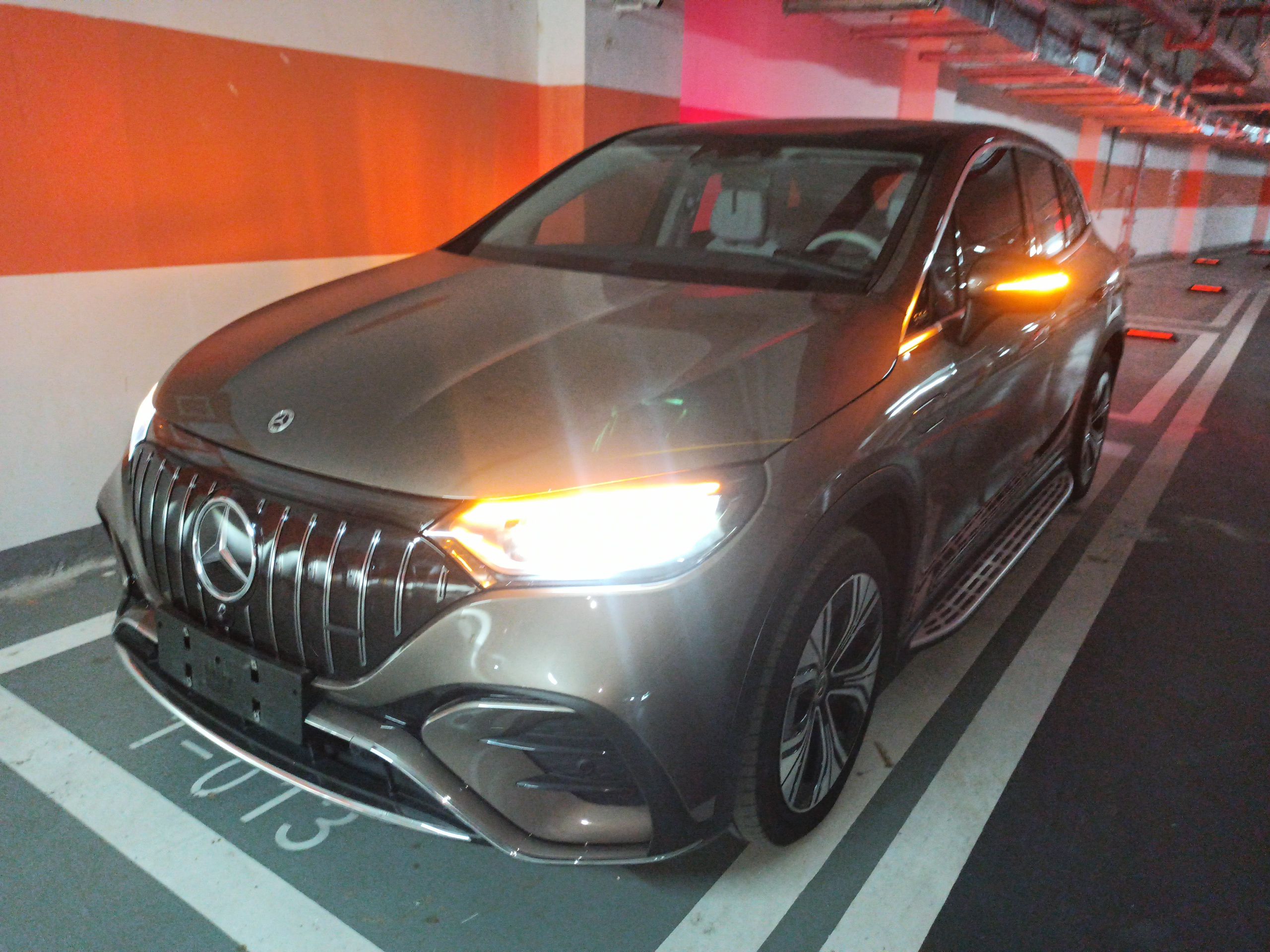 Mercedes-Benz EQE SUV 2023 Mercedes-Benz EQE SUV 2023 car image