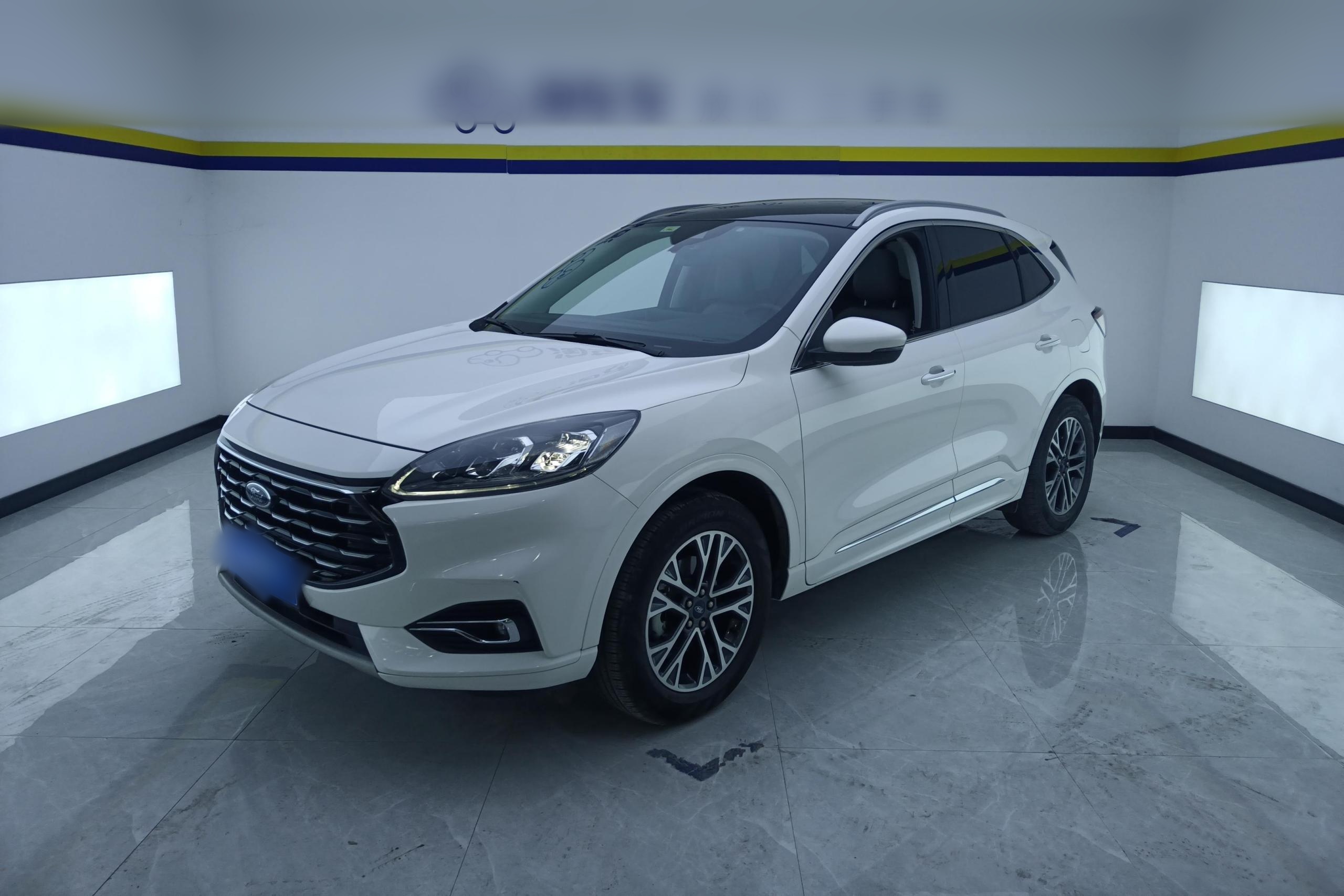 Ford Escape 2020 immagine di auto 