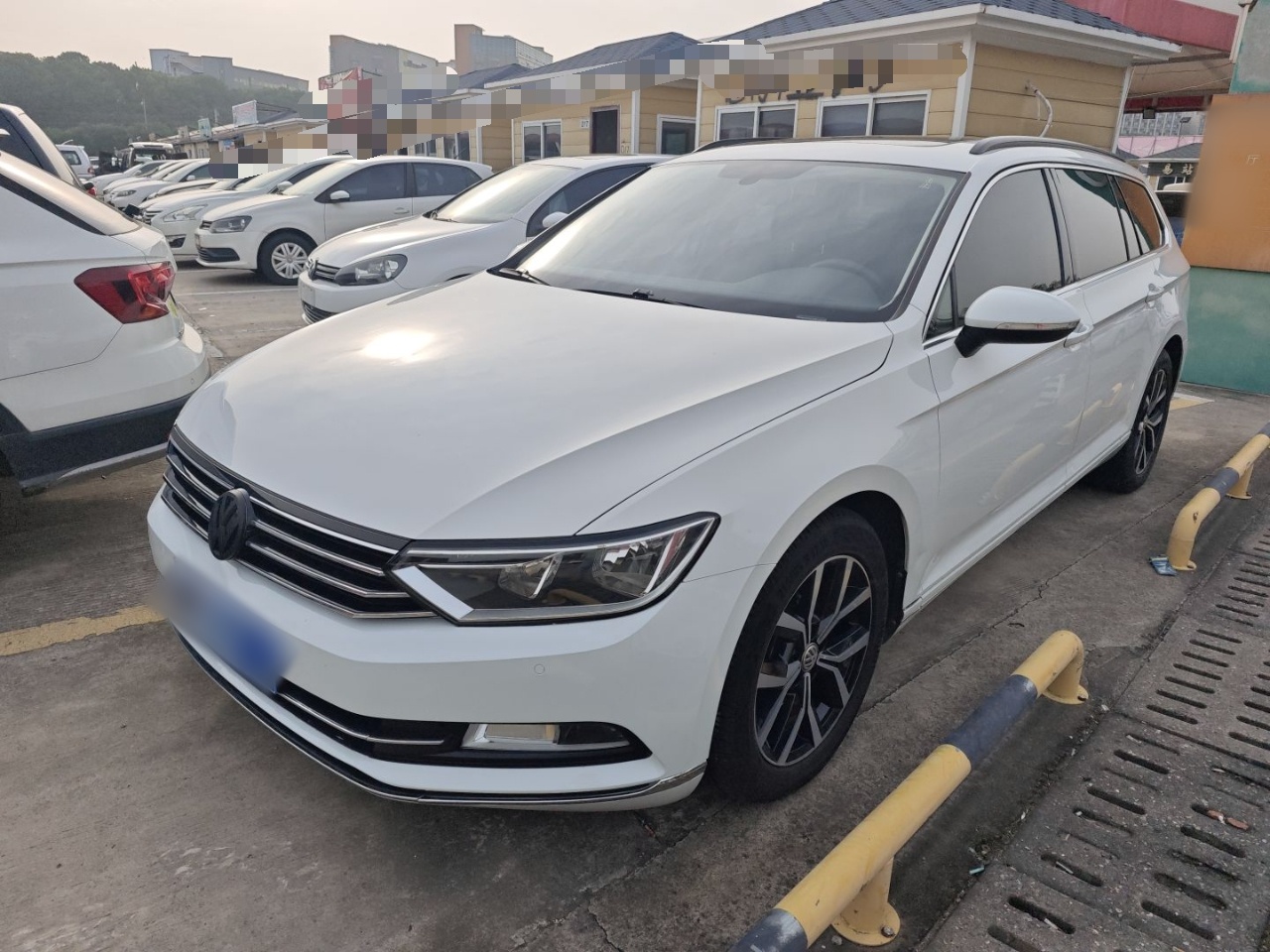 Volkswagen Passat Variant 2017 Volkswagen Passat Variant 2017 immagine di auto