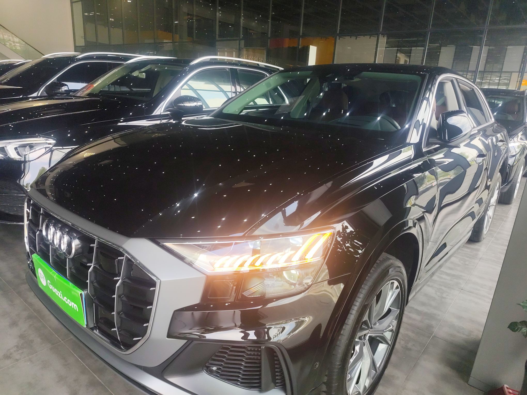 Audi Q8 2023 car image 