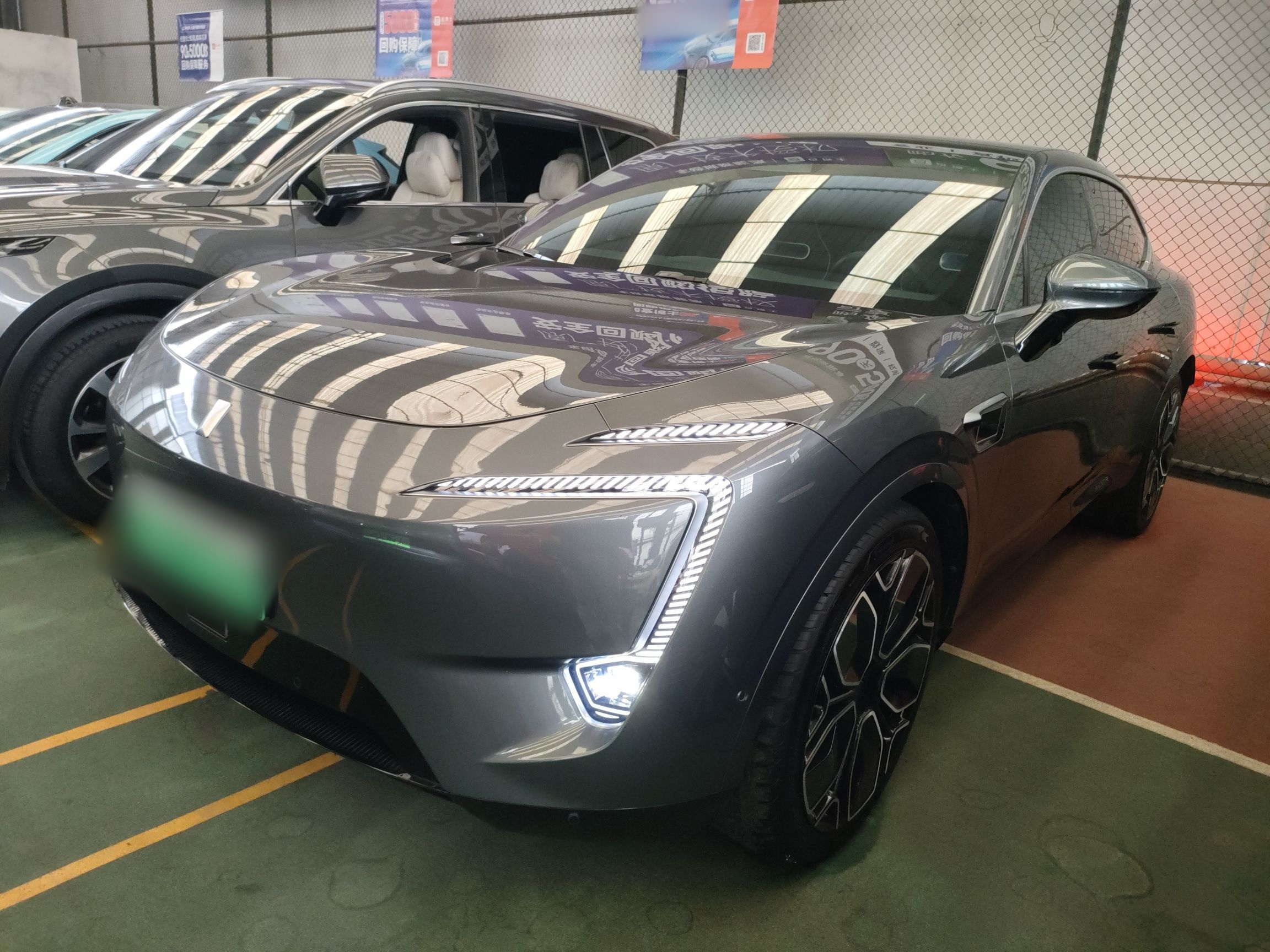 Avatr 11 2022 car image 