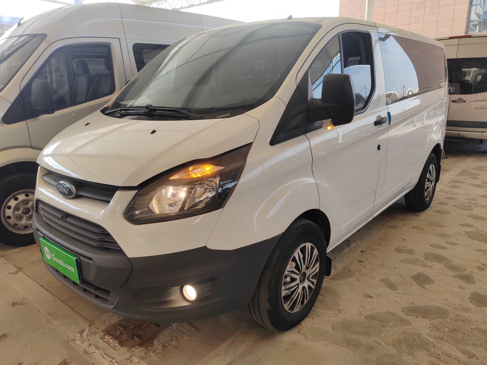 Ford Transit 2023 car image 