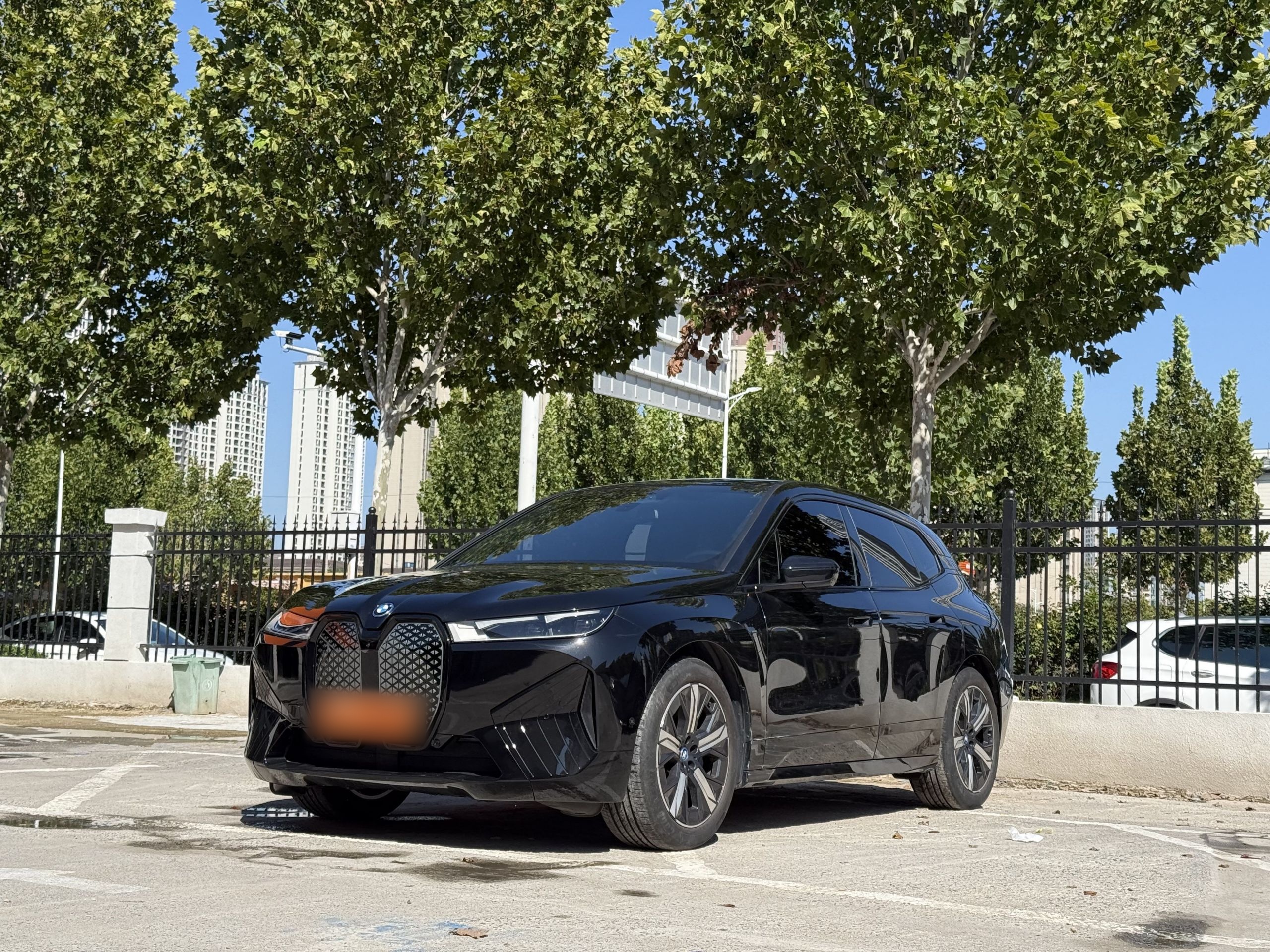 BMW iX 2022 car image 