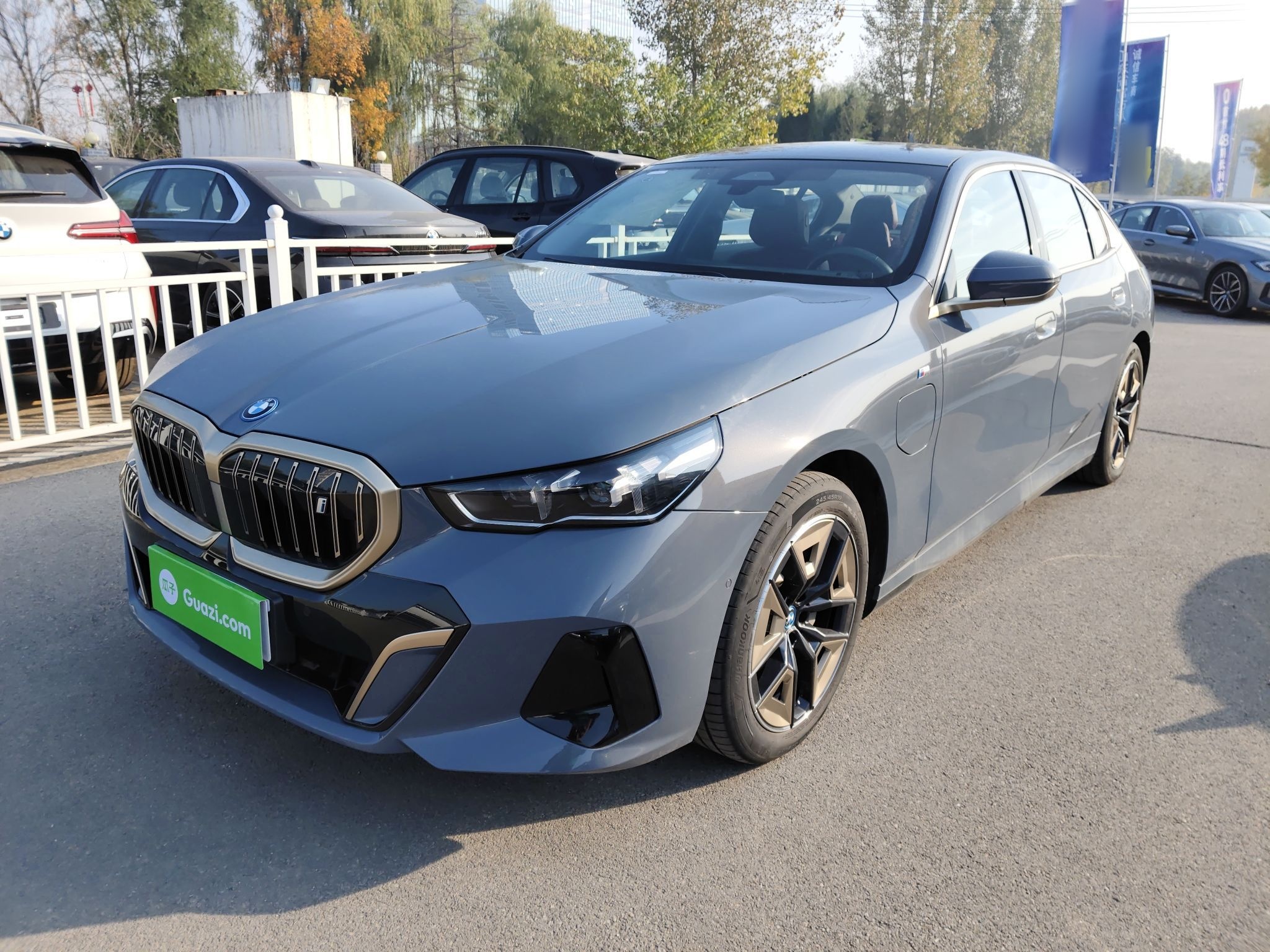 BMW i5 M60 2024 car image 