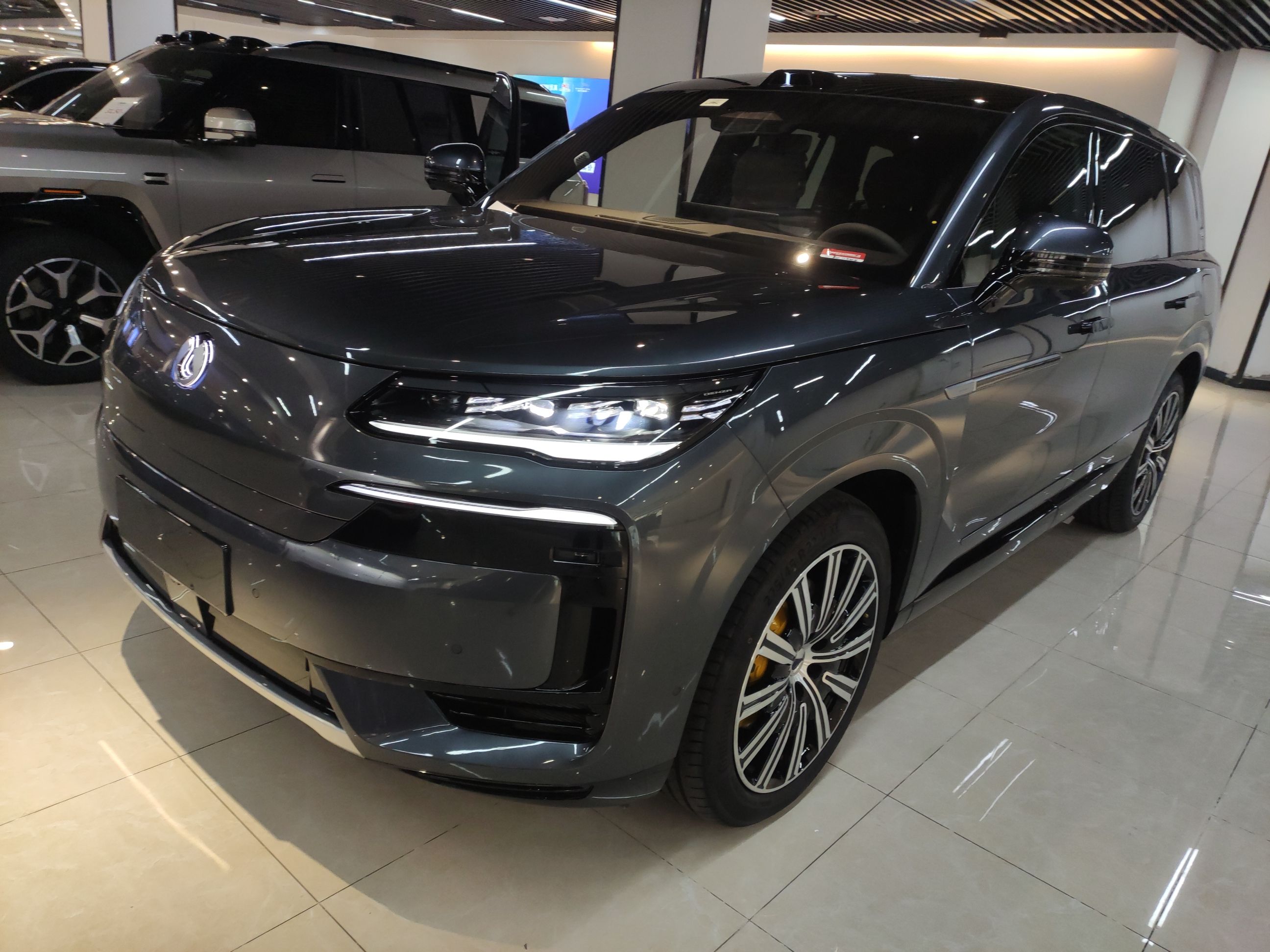 Denza N9 2025 car image 