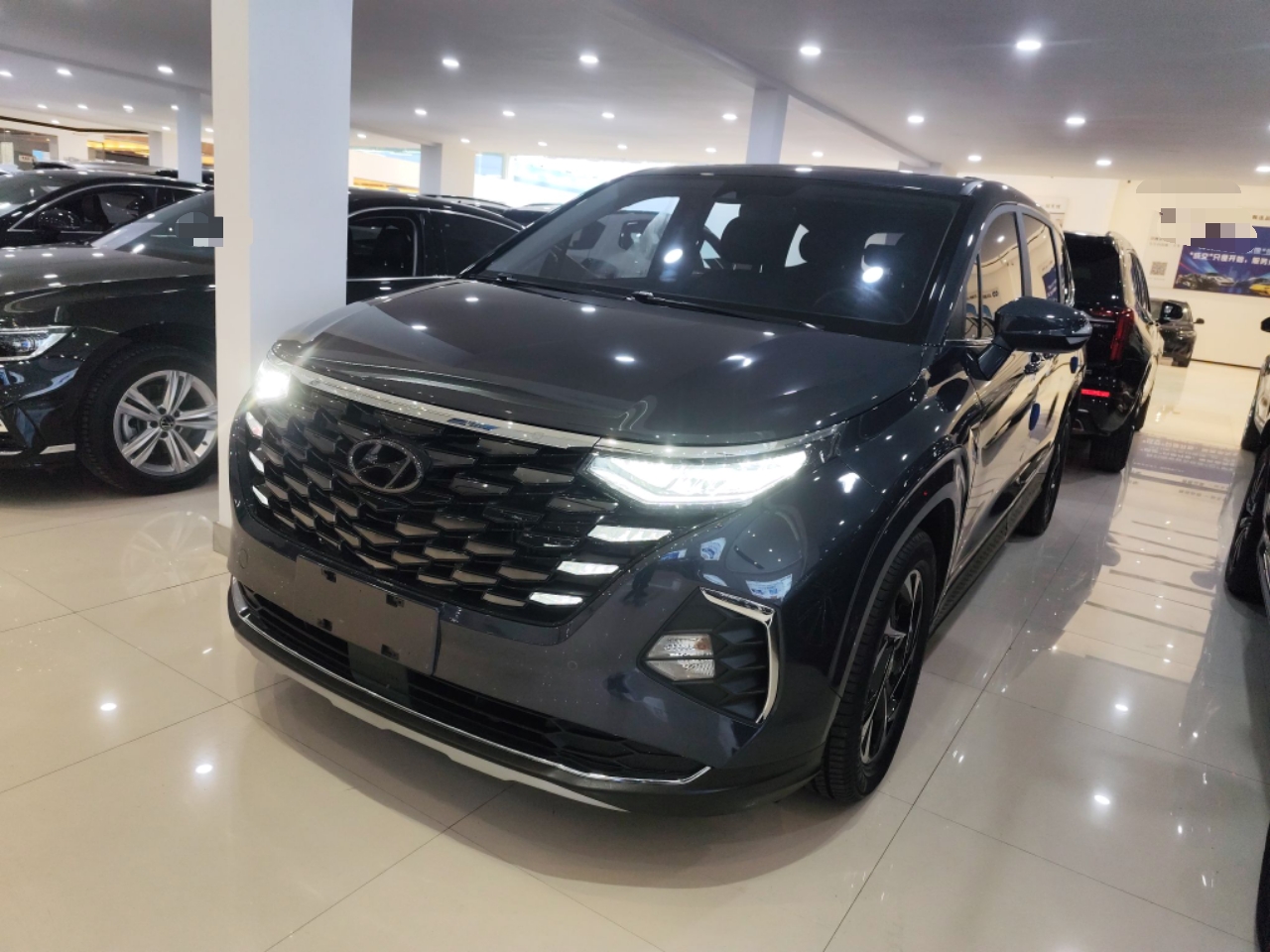 Hyundai Custo 2023 car image 