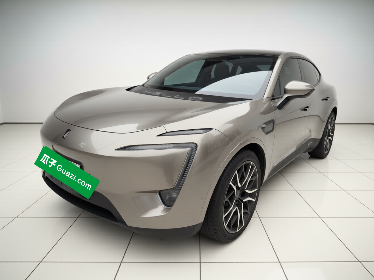 Avatr 11 2023 car image 