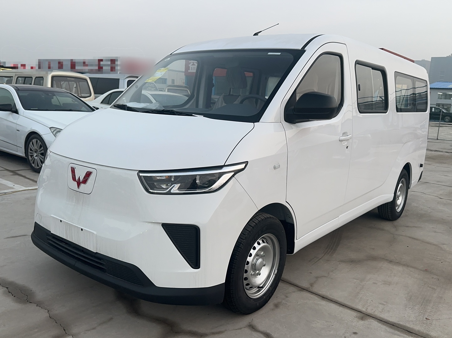 Wuling Yangguang 2025 汽车图片 