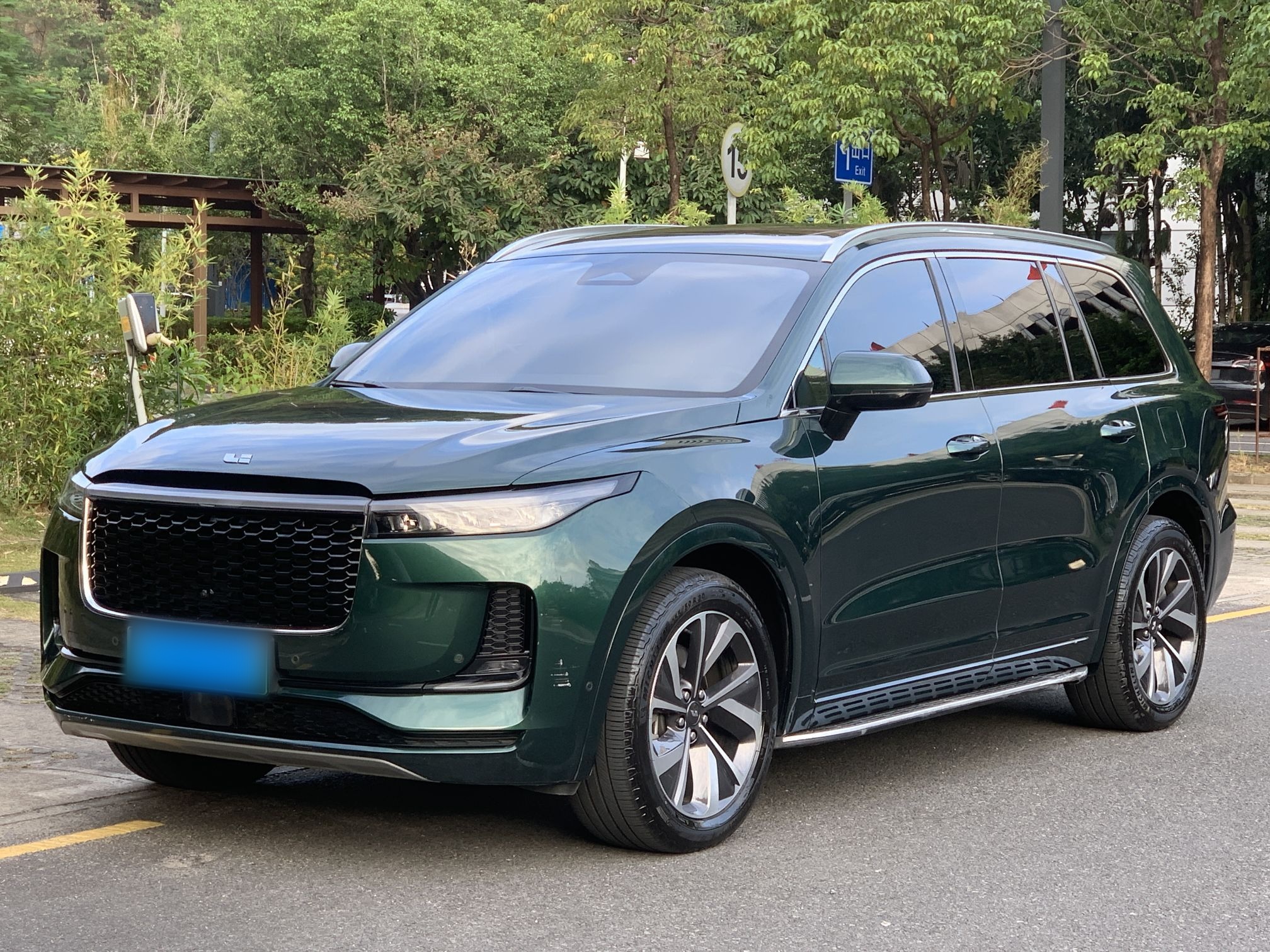 Li One 2022 汽车图片 