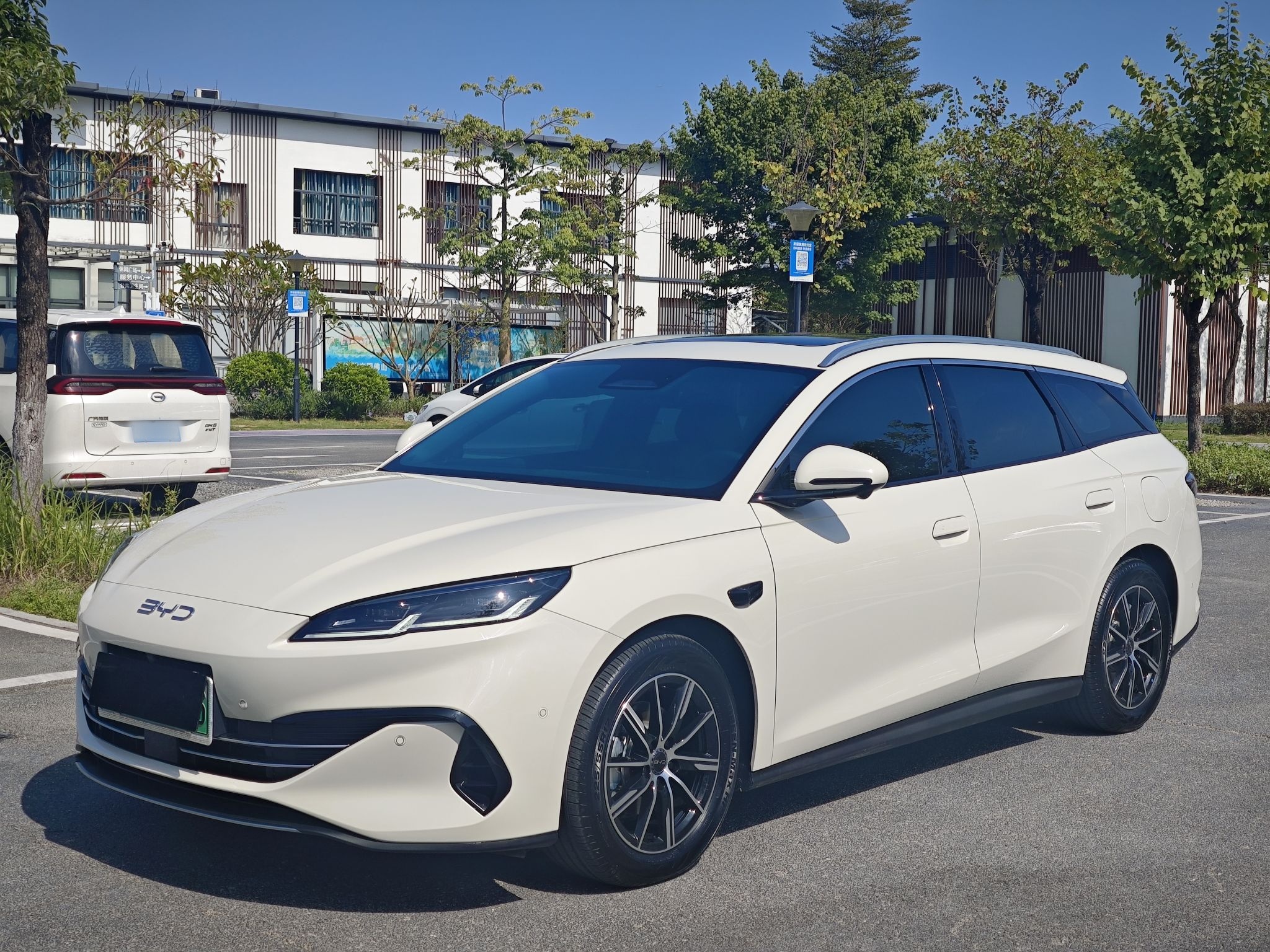 BYD Seal 06 DM-i 2025 BYD Seal 06 DM-i 2025 car image