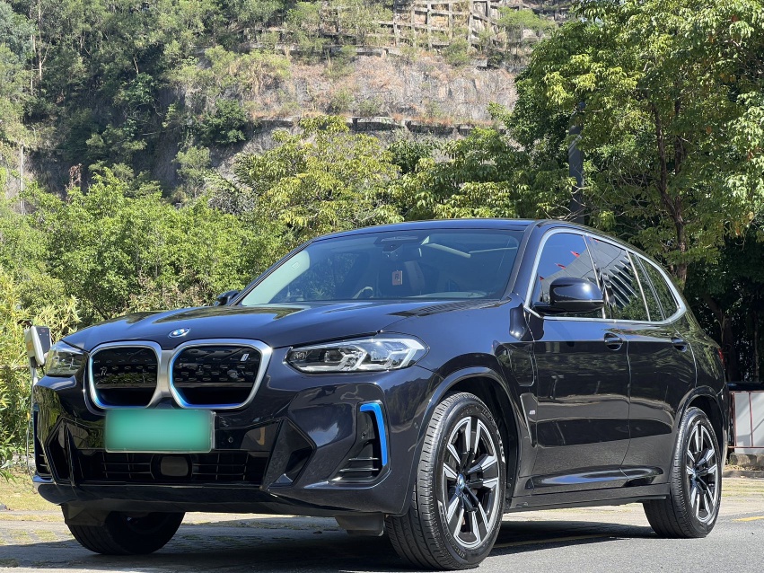 BMW iX3 2022 car image 