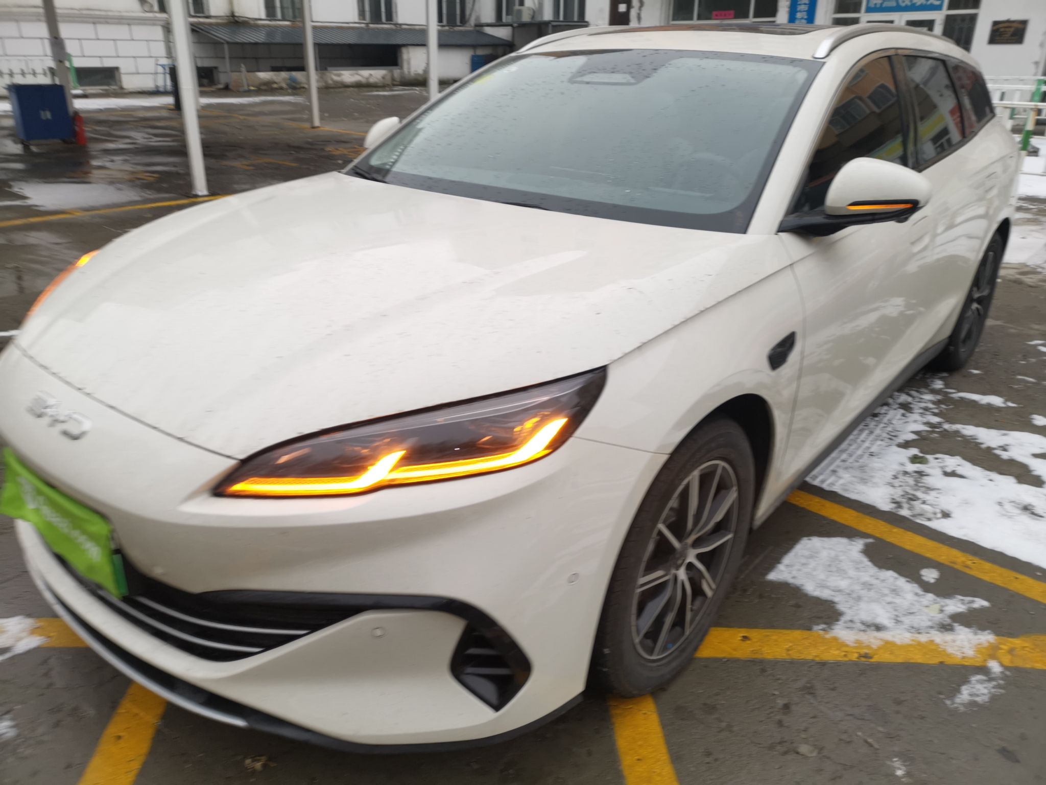 BYD Seal 06 DM-i 2025 BYD Seal 06 DM-i 2025 car image