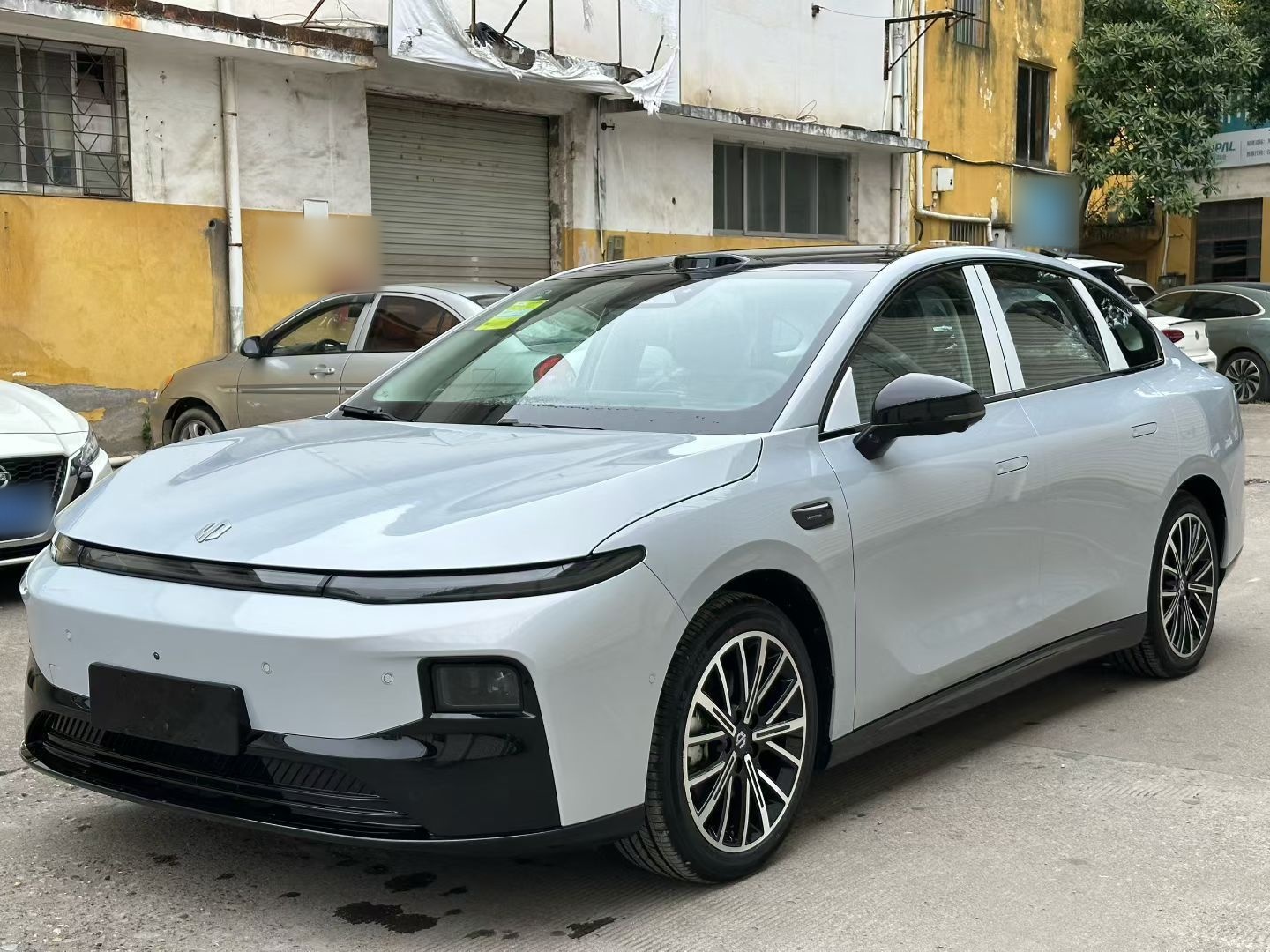 Leapmotor B01 2025 汽车图片 