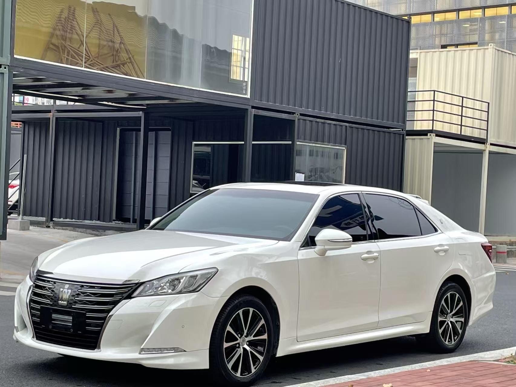Toyota Crown 2018 Toyota Crown 2018 汽车图片