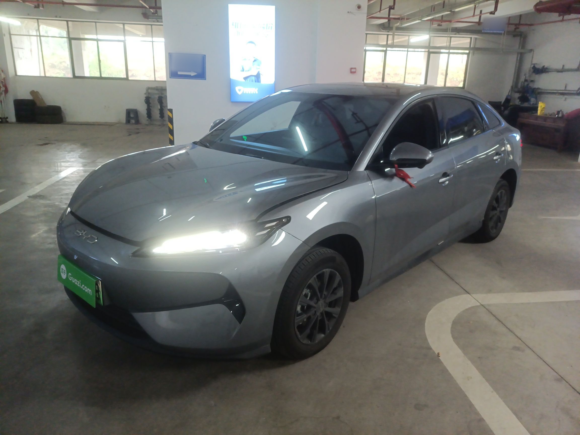 BYD e7 2025 car image 