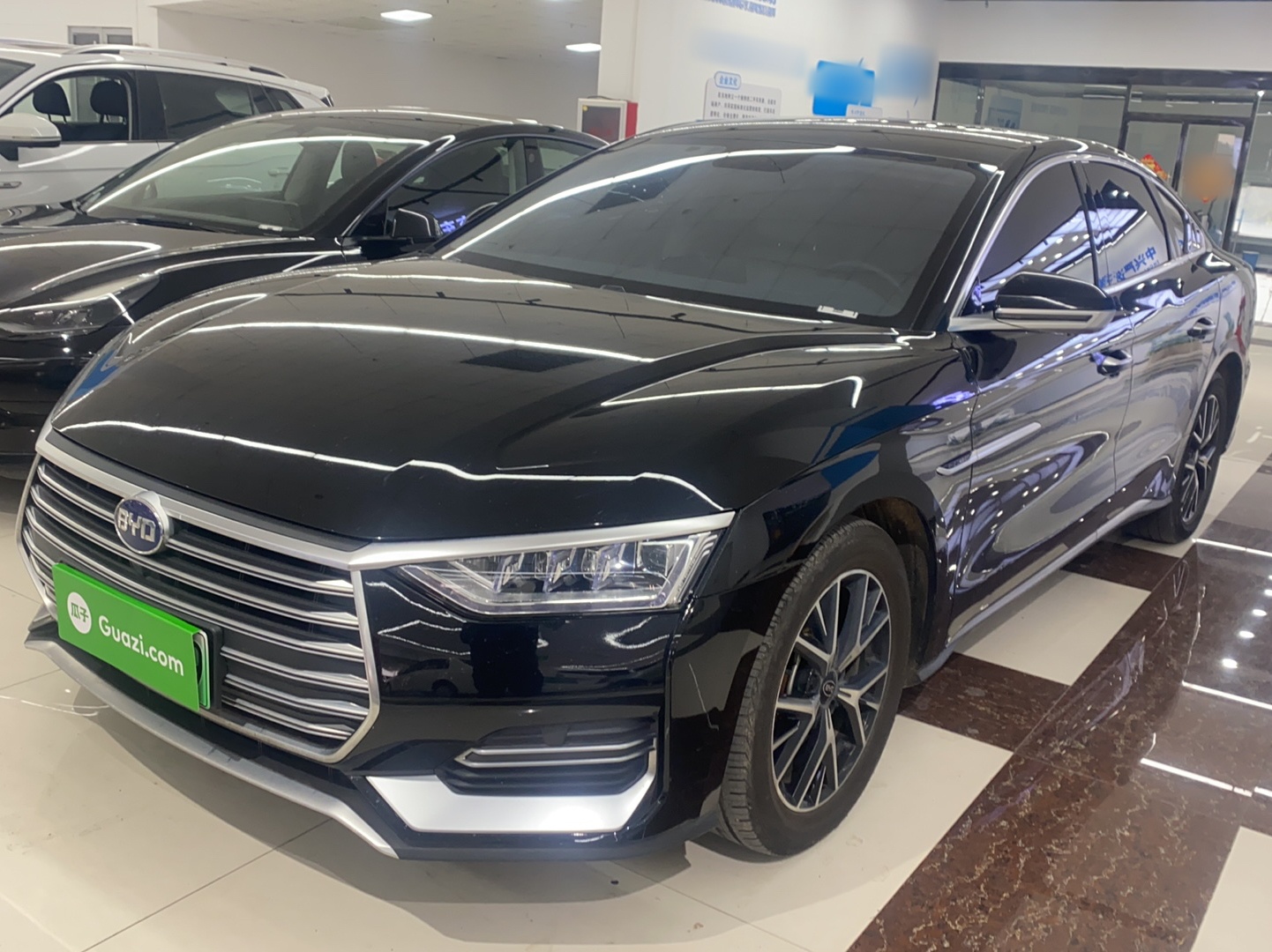 BYD e9 2021 car image 