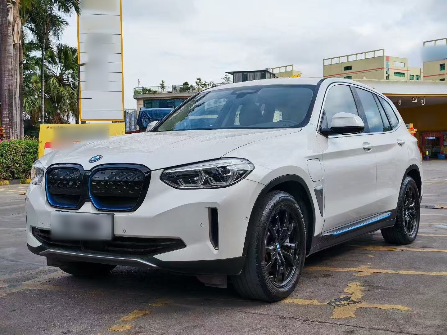 BMW iX3 2021 car image 
