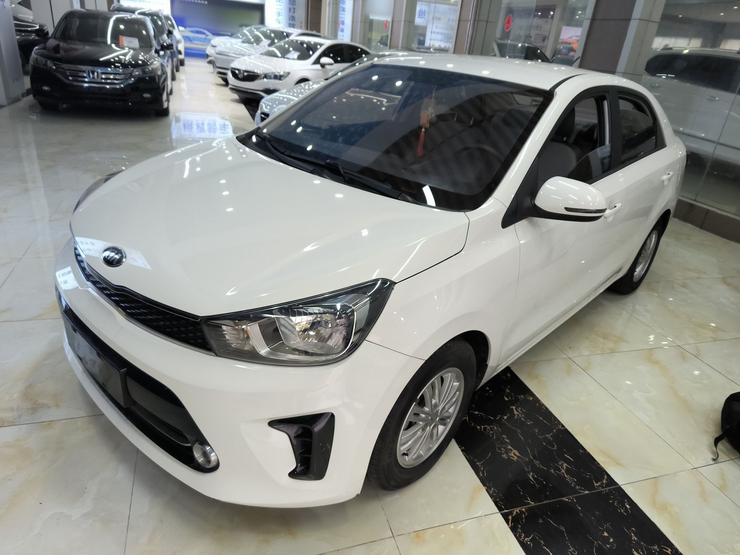 Kia Pegas 2020 汽车图片 