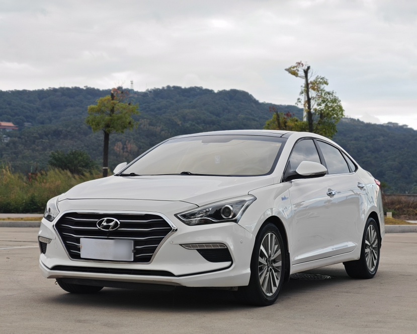 Hyundai Mistra 2017 car image 