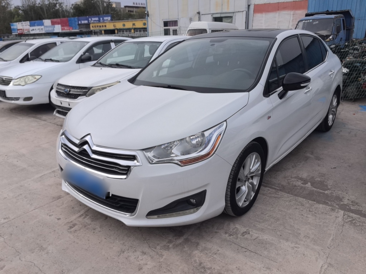 Citroen C4L 2015 image de voiture 
