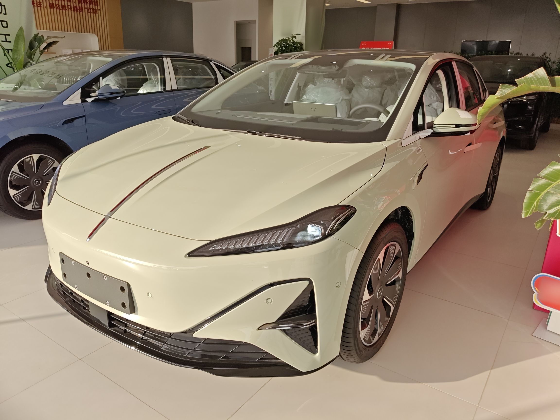 HongQi TianGong 05 2025 car image 