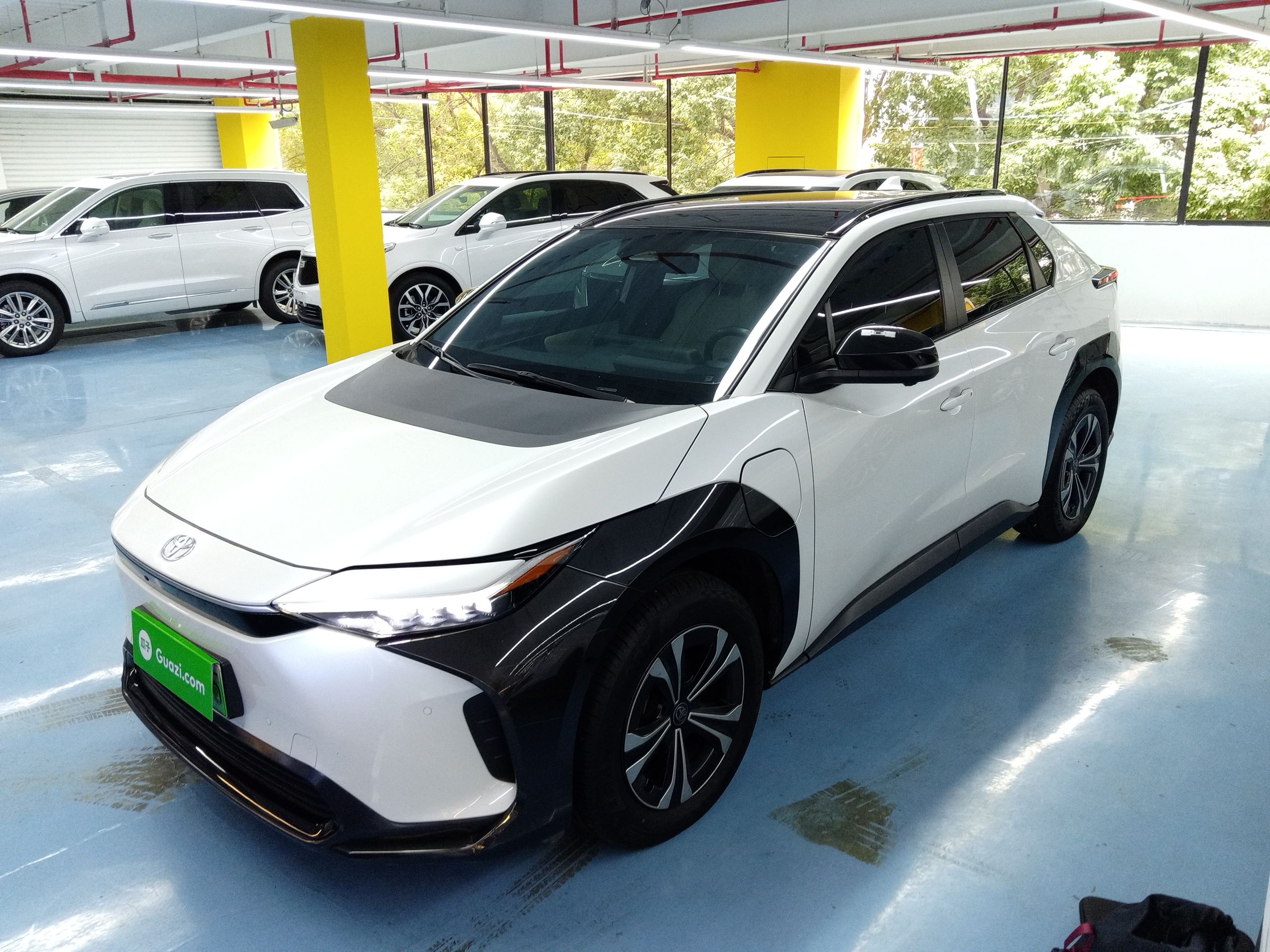 Toyota bZ4X 2023 汽车图片 