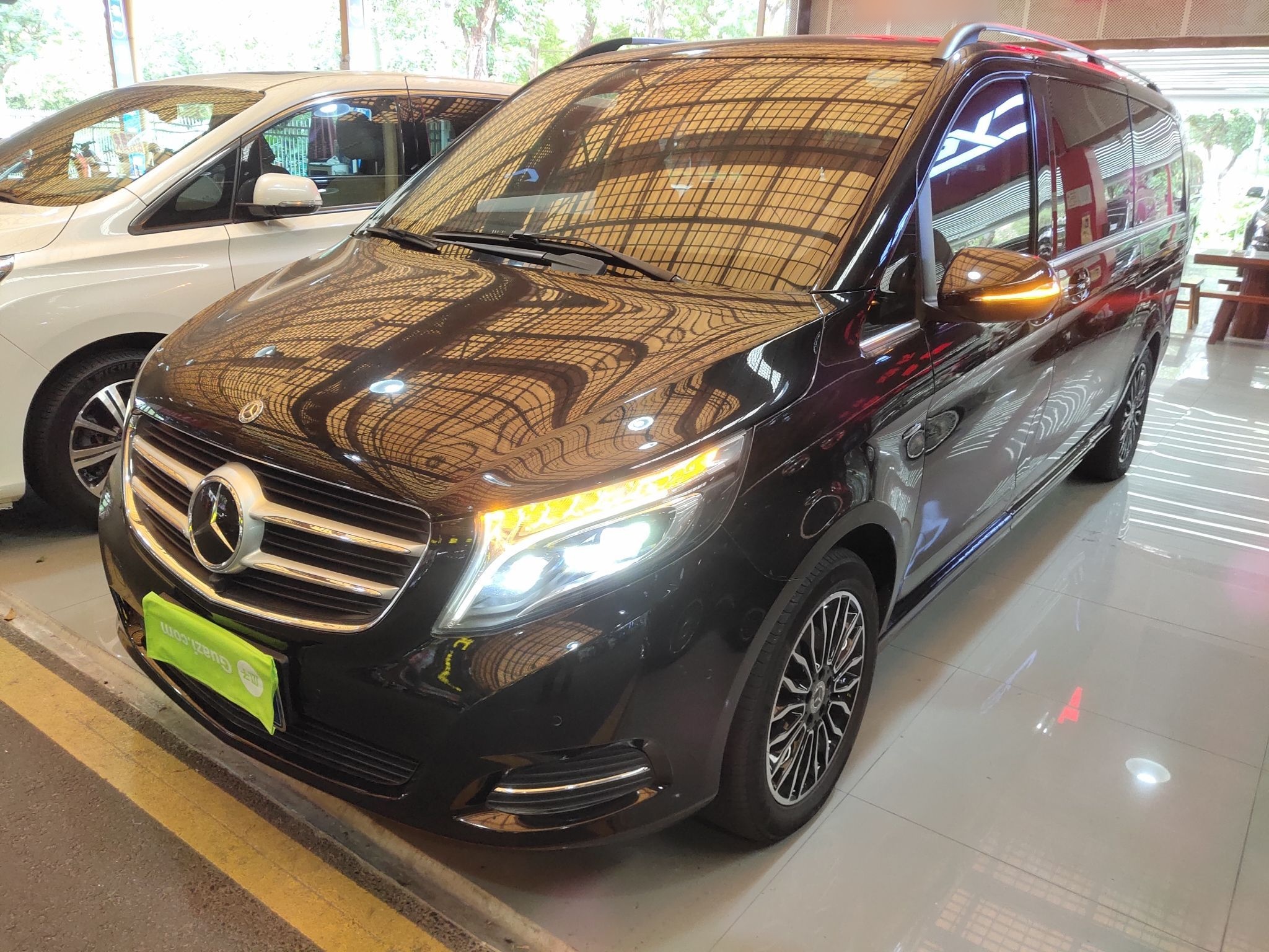 Mercedes-Benz V Class 2020 car image 