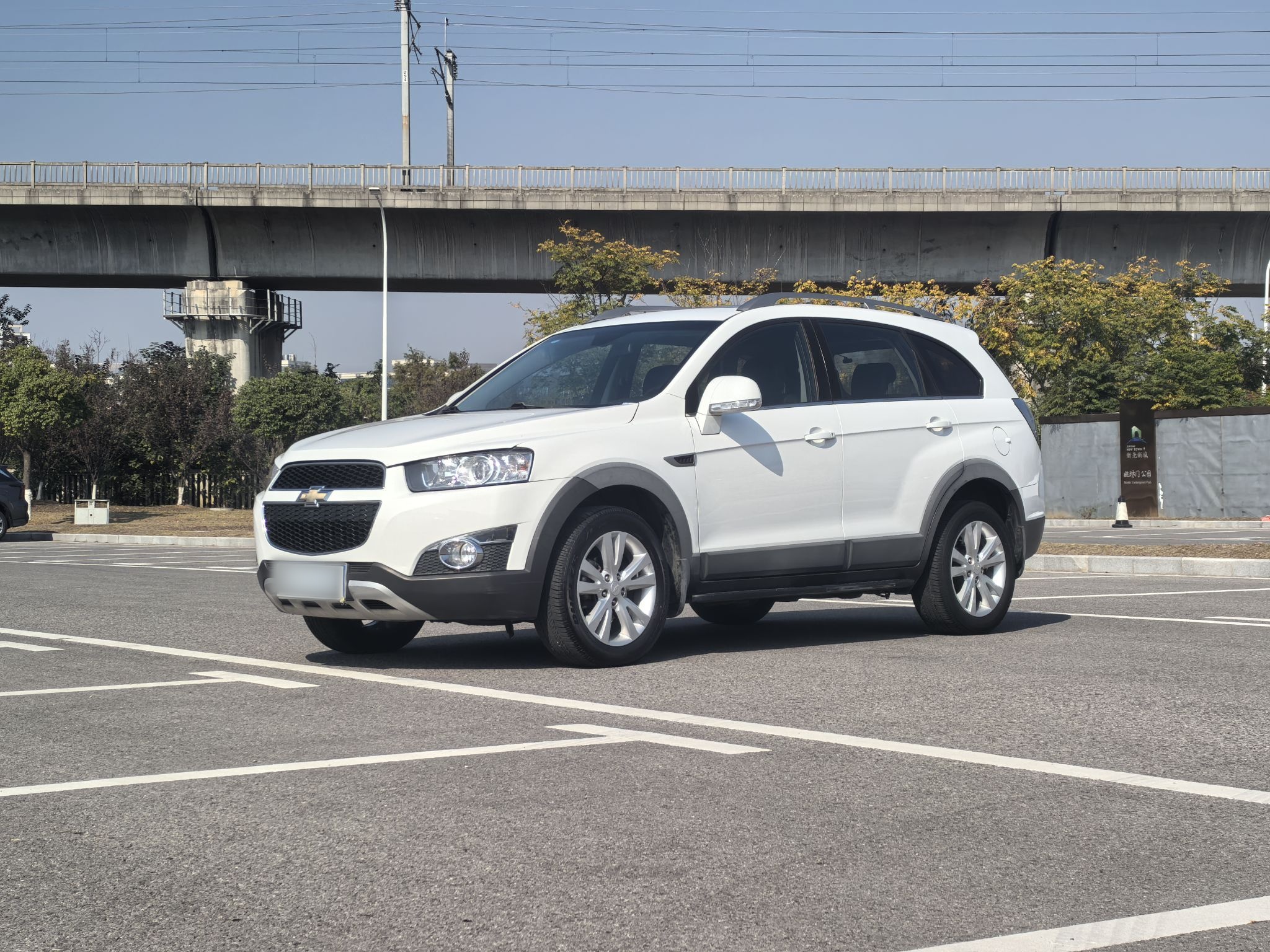 Chevrolet Captiva 2015 car image 