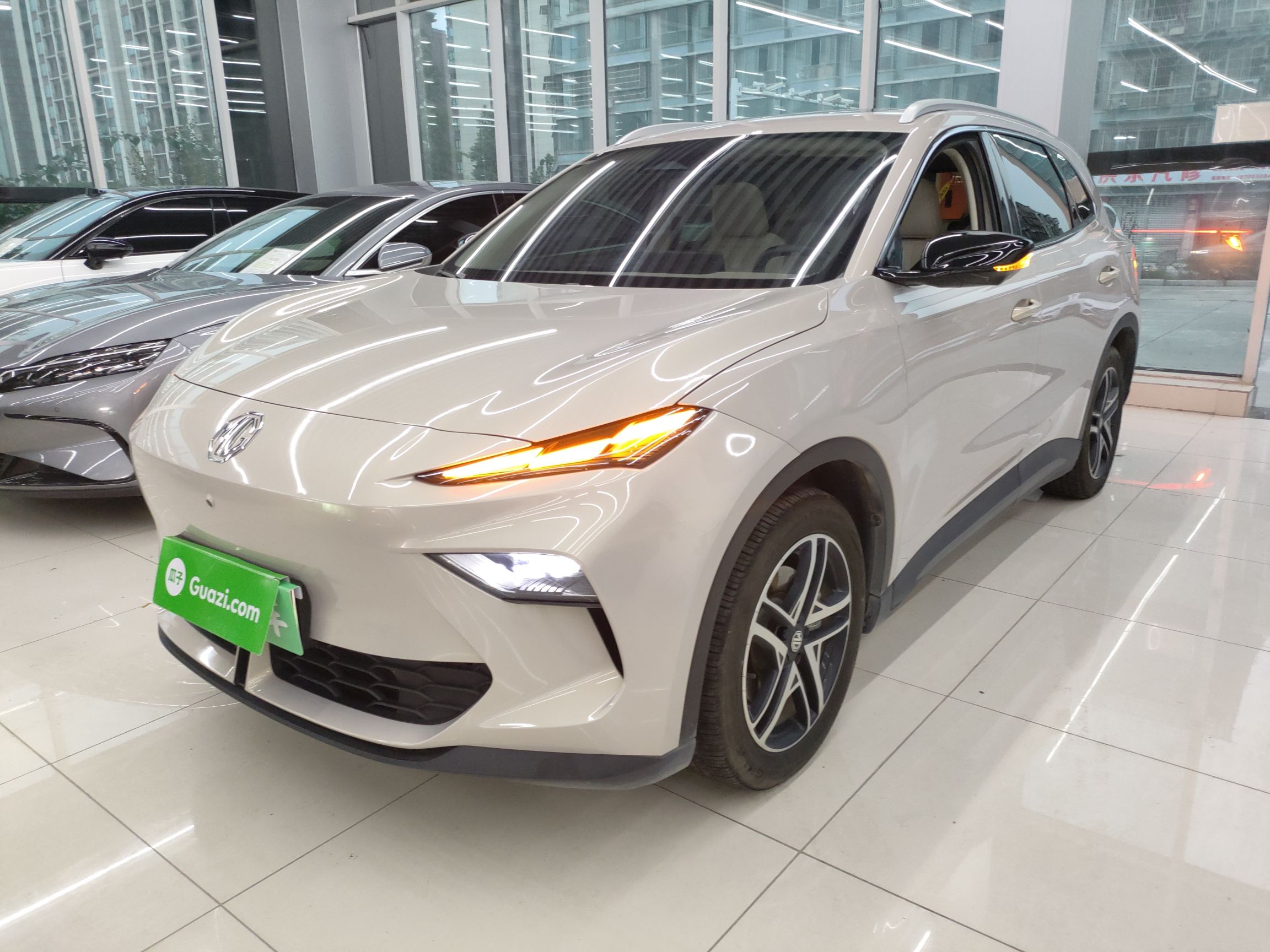 MG ES5 2024 MG ES5 2024 car image