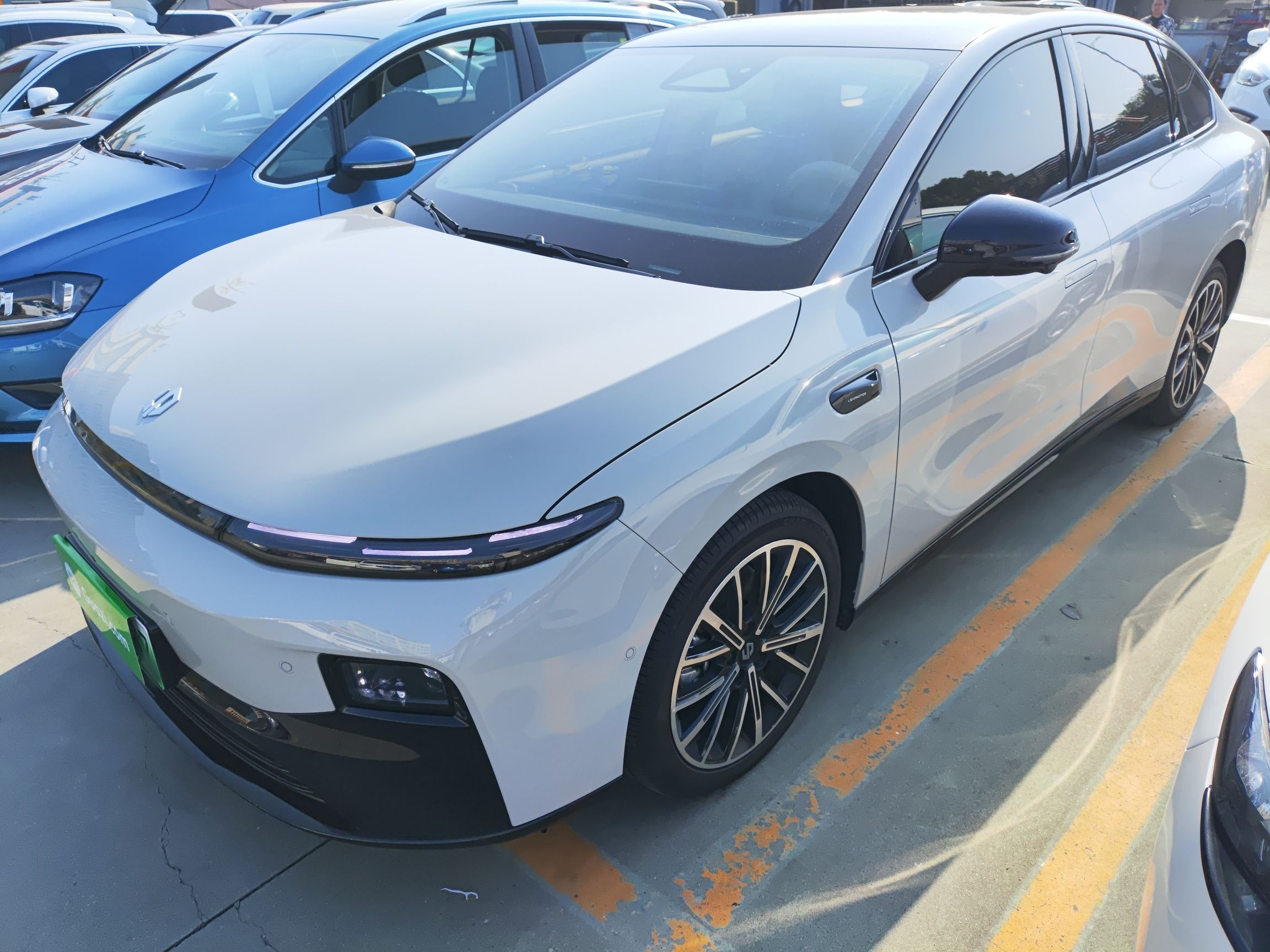 Leapmotor B01 2025 汽车图片 