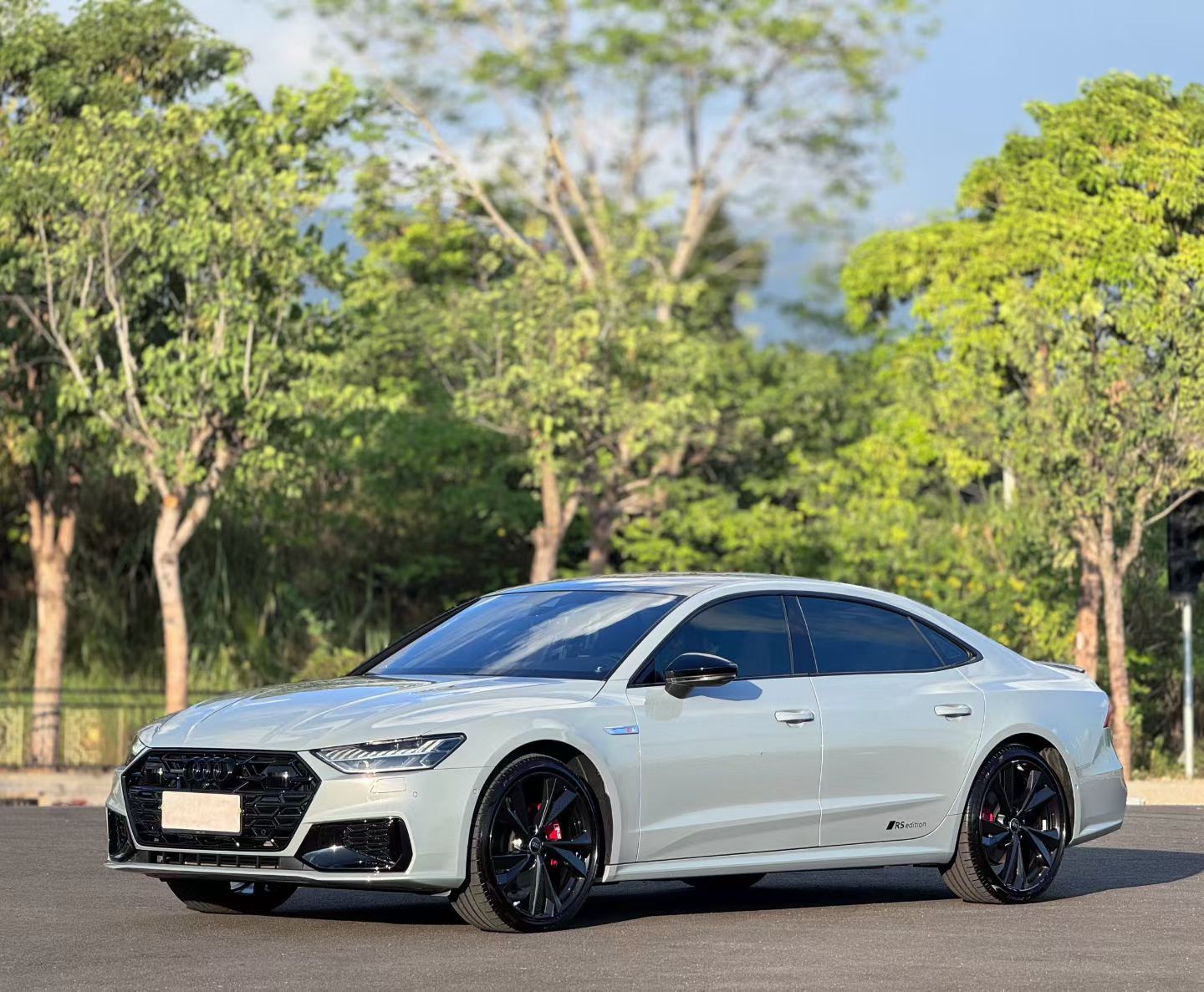 Audi A7L 2024 car image 