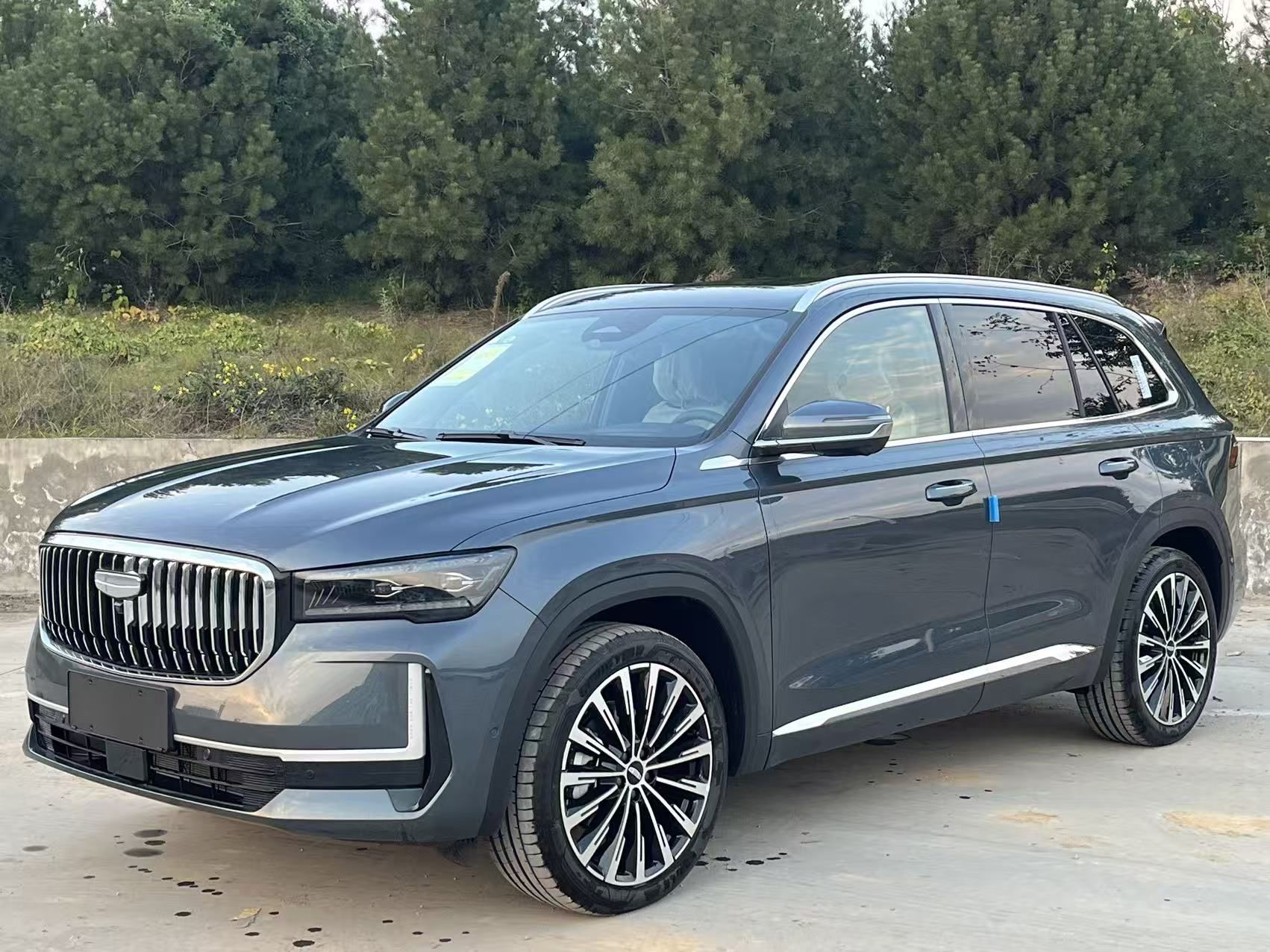 GEELY Monjaro MHEV 2025 car image 