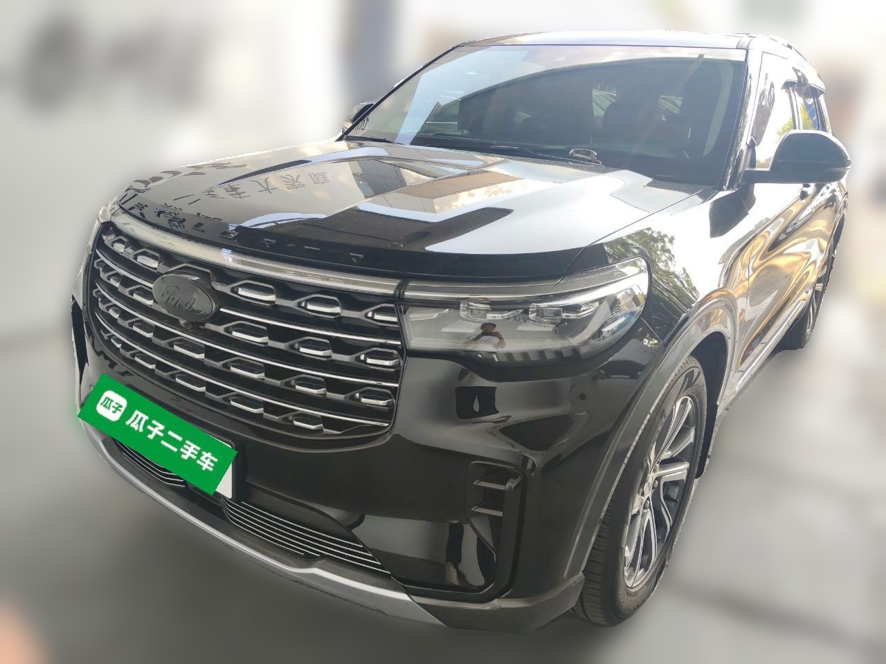 Ford Explorer 2024 car image 
