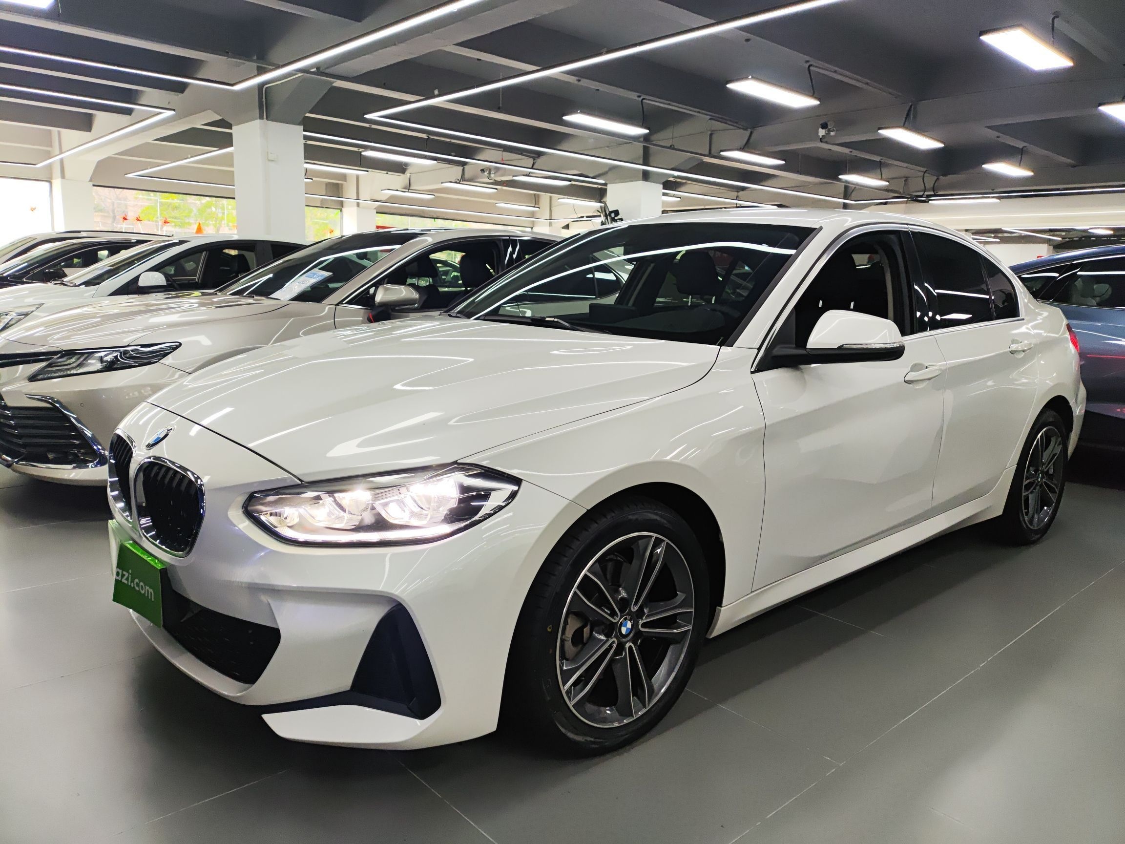 BMW 1 Series 2023 car image 