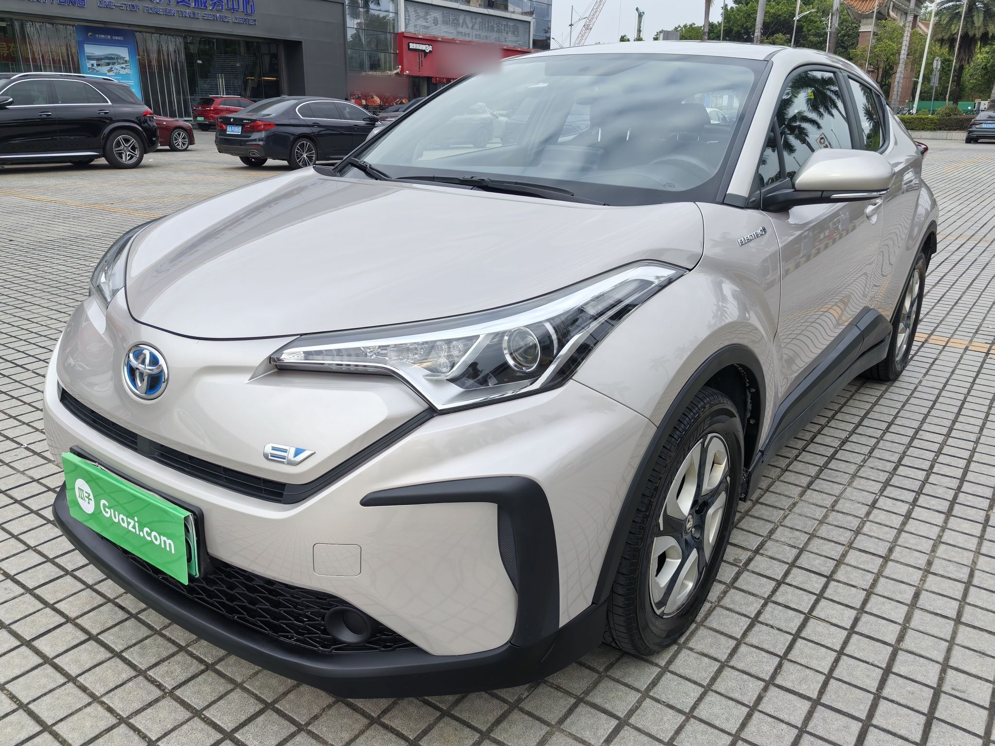 Toyota C-HR EV 2021 Toyota C-HR EV 2021 immagine di auto