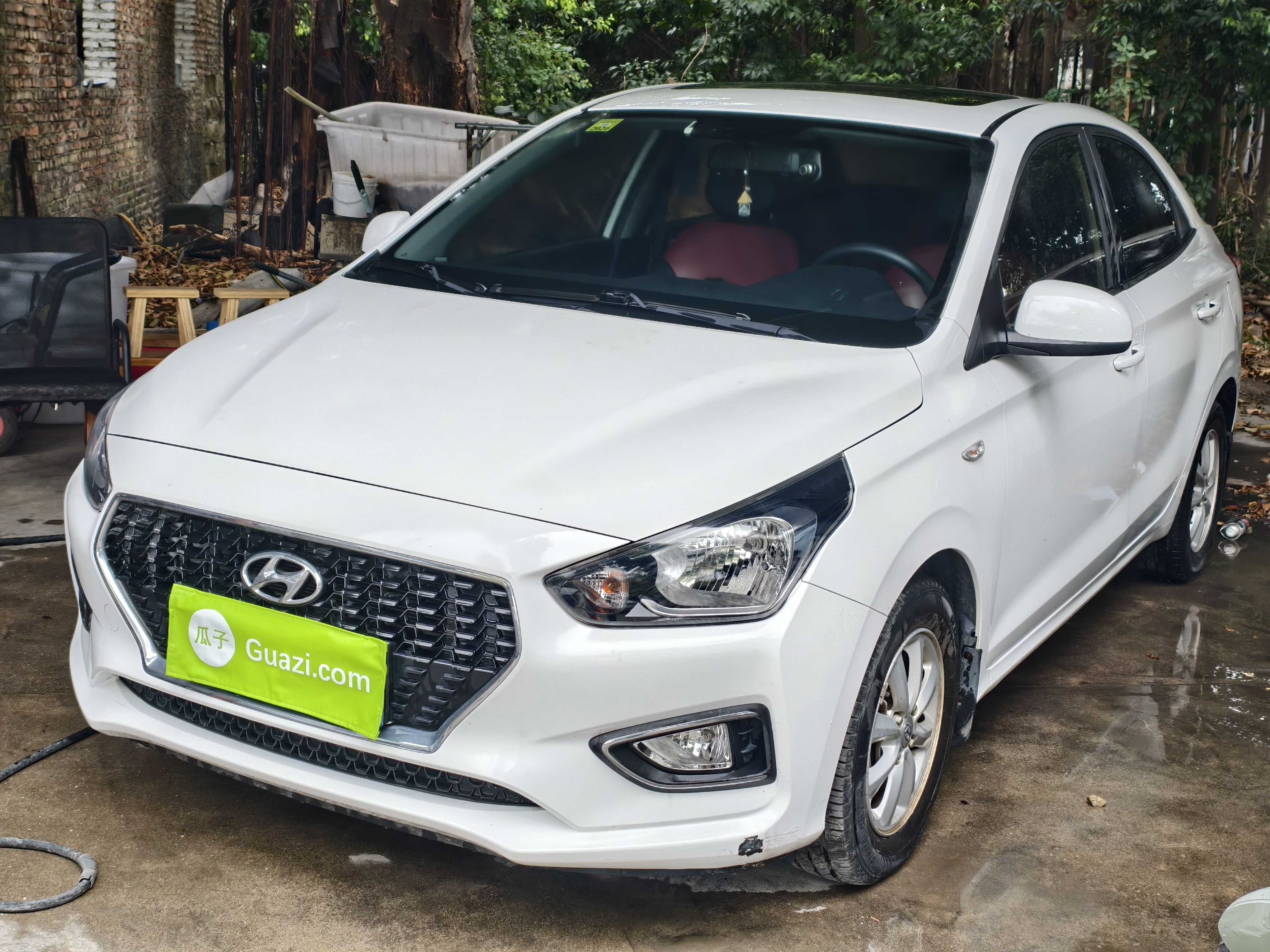 Hyundai Reina 2018 car image 