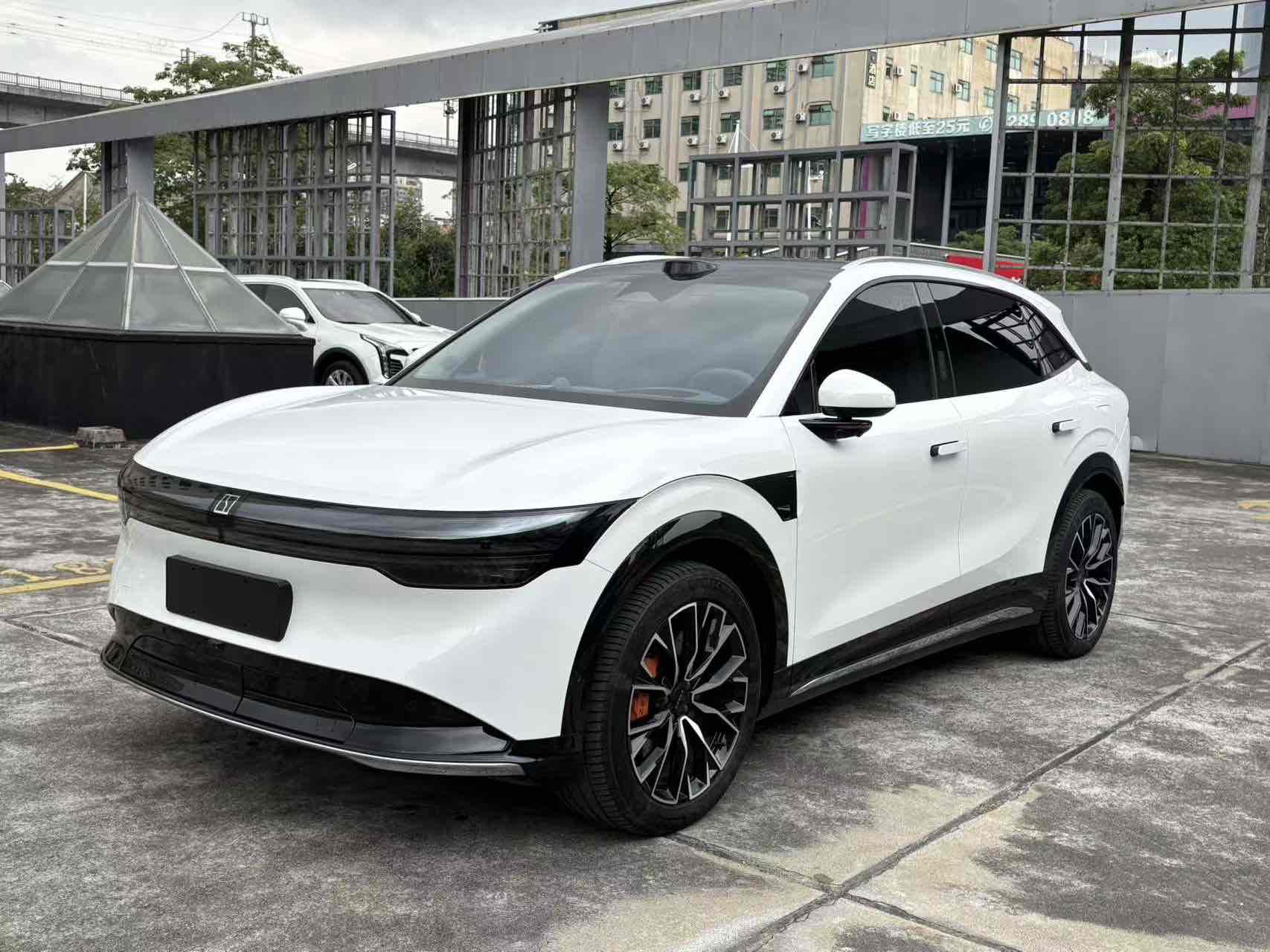 Zeekr 7X 2024 car image 