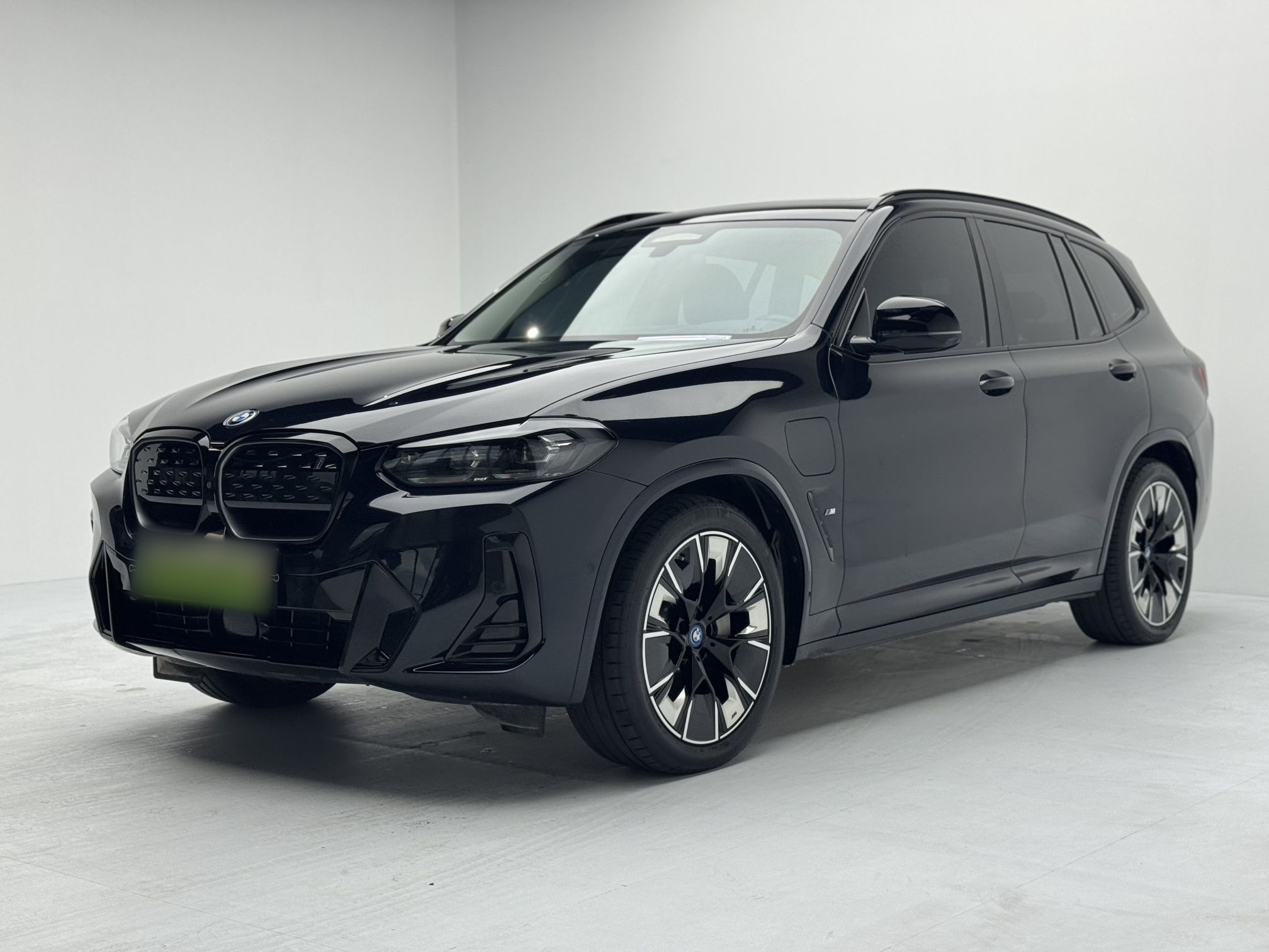 BMW iX3 2024 car image 