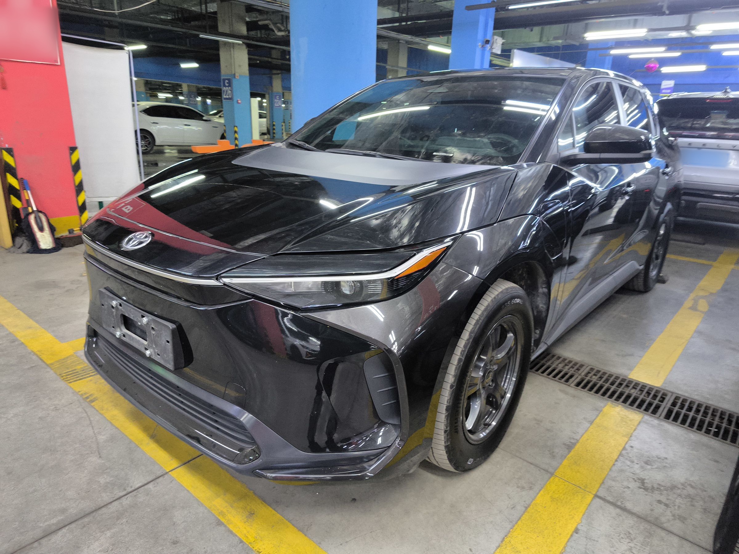 Toyota bZ4X 2023 汽车图片 