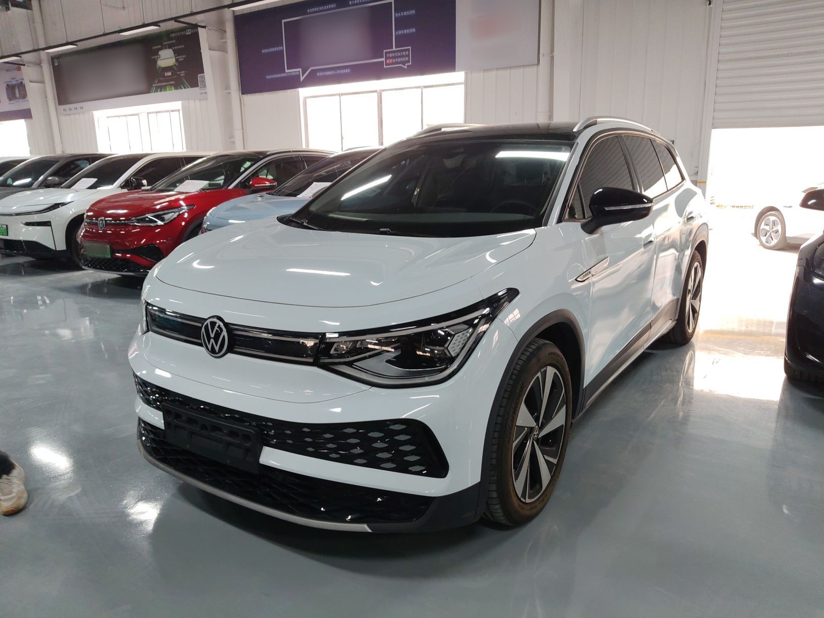 Volkswagen ID.6 X 2022 car image 