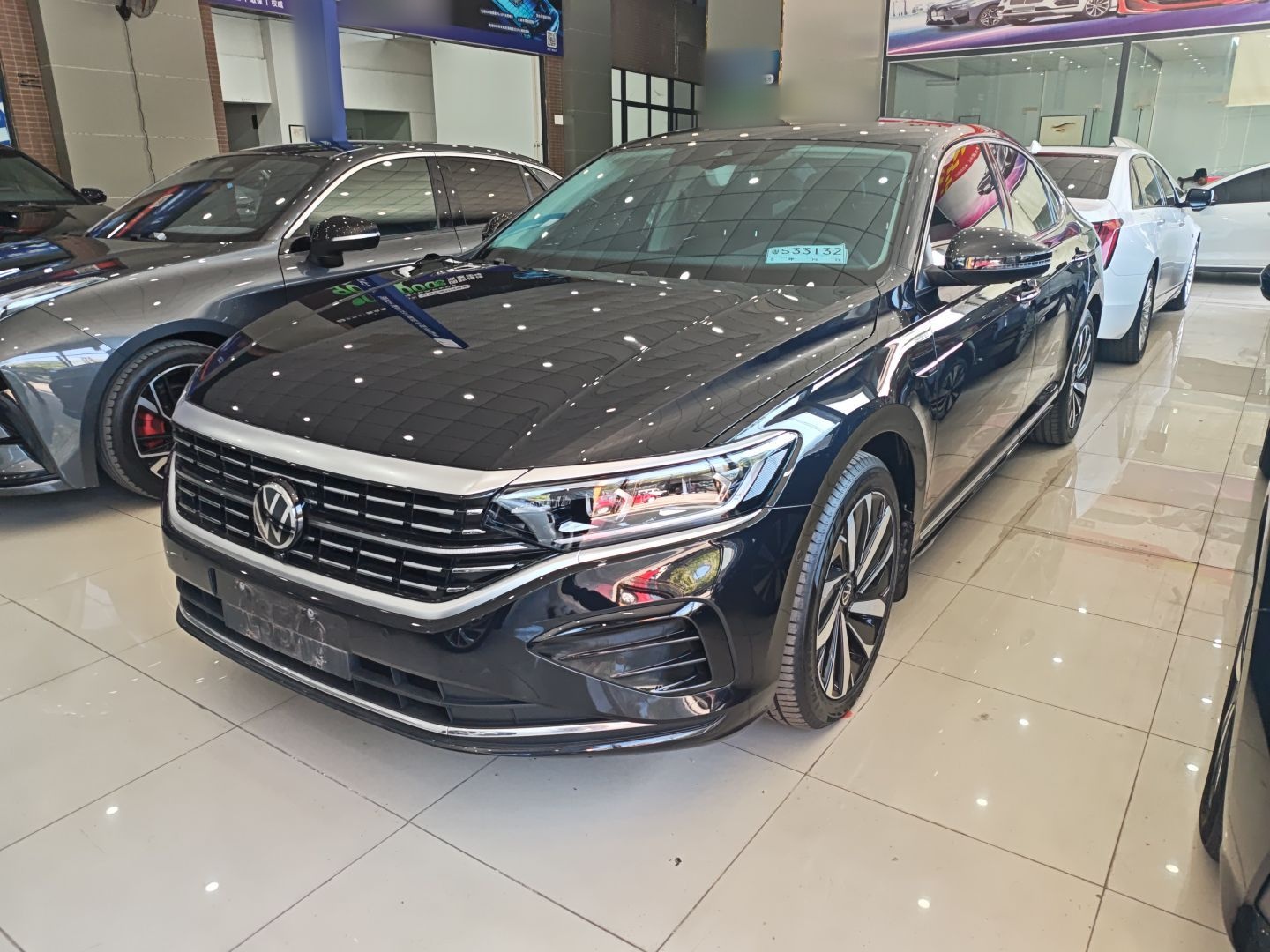 Volkswagen Passat 2024 car image 