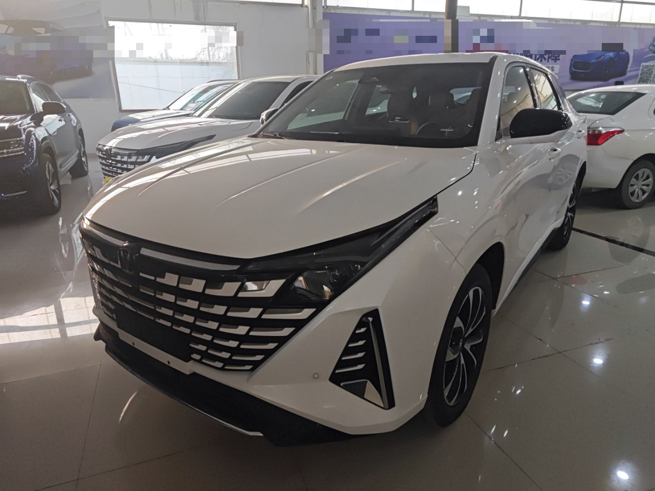 Changan UNI-Z PHEV 2025 car image 