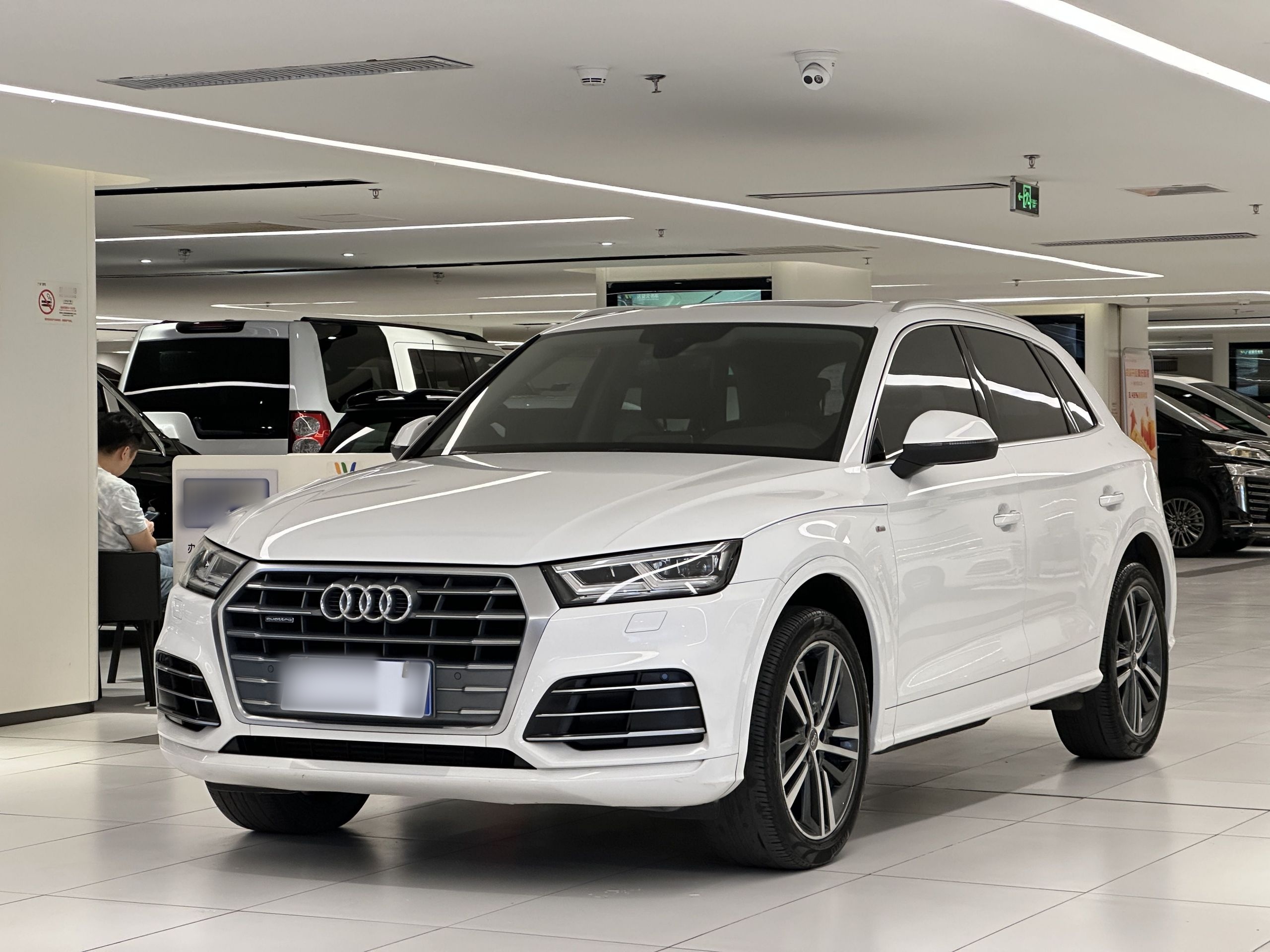 Audi Q5L 2018 car image 
