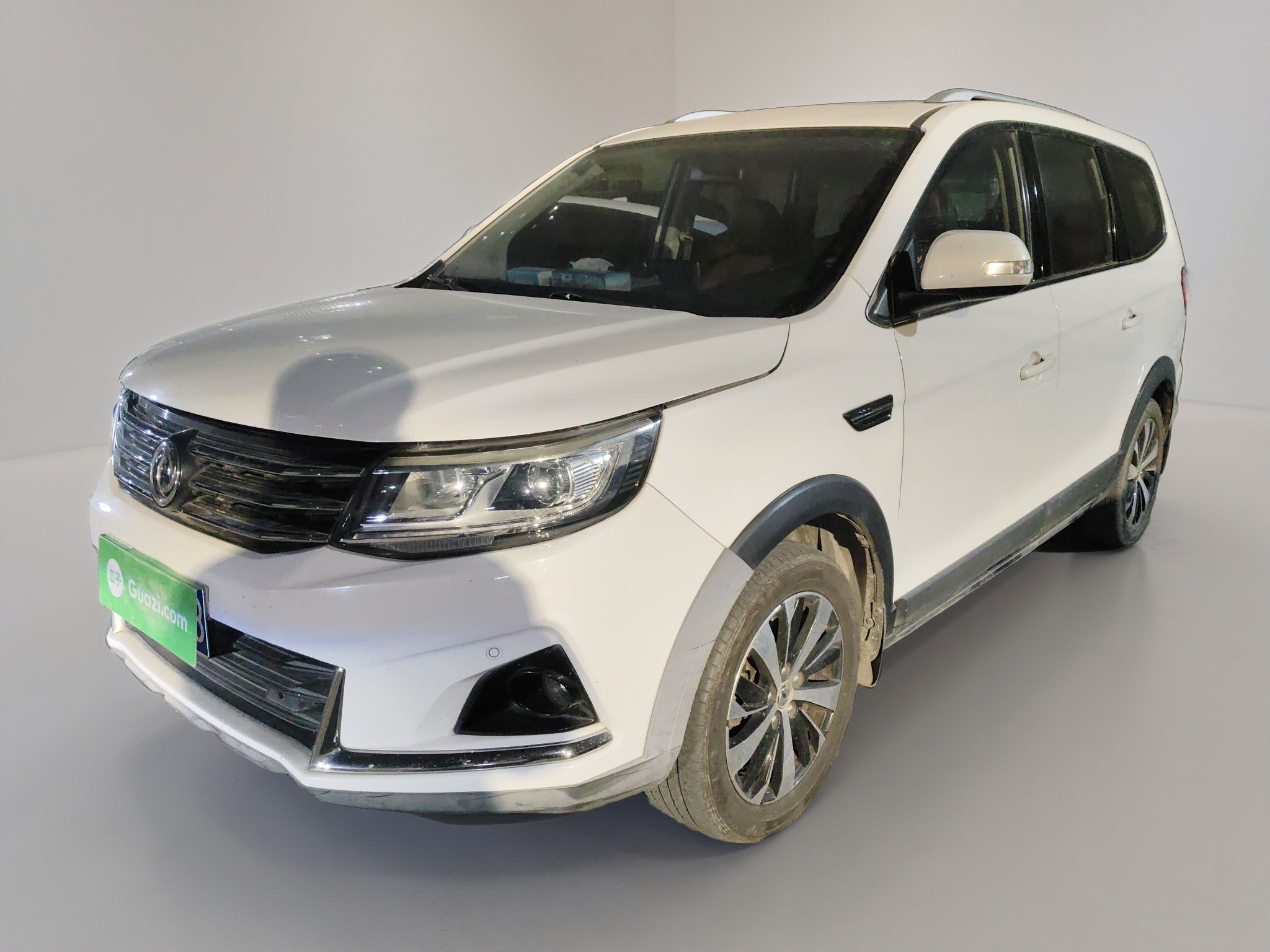 Forthing JOYEAR X6 2017 car image 