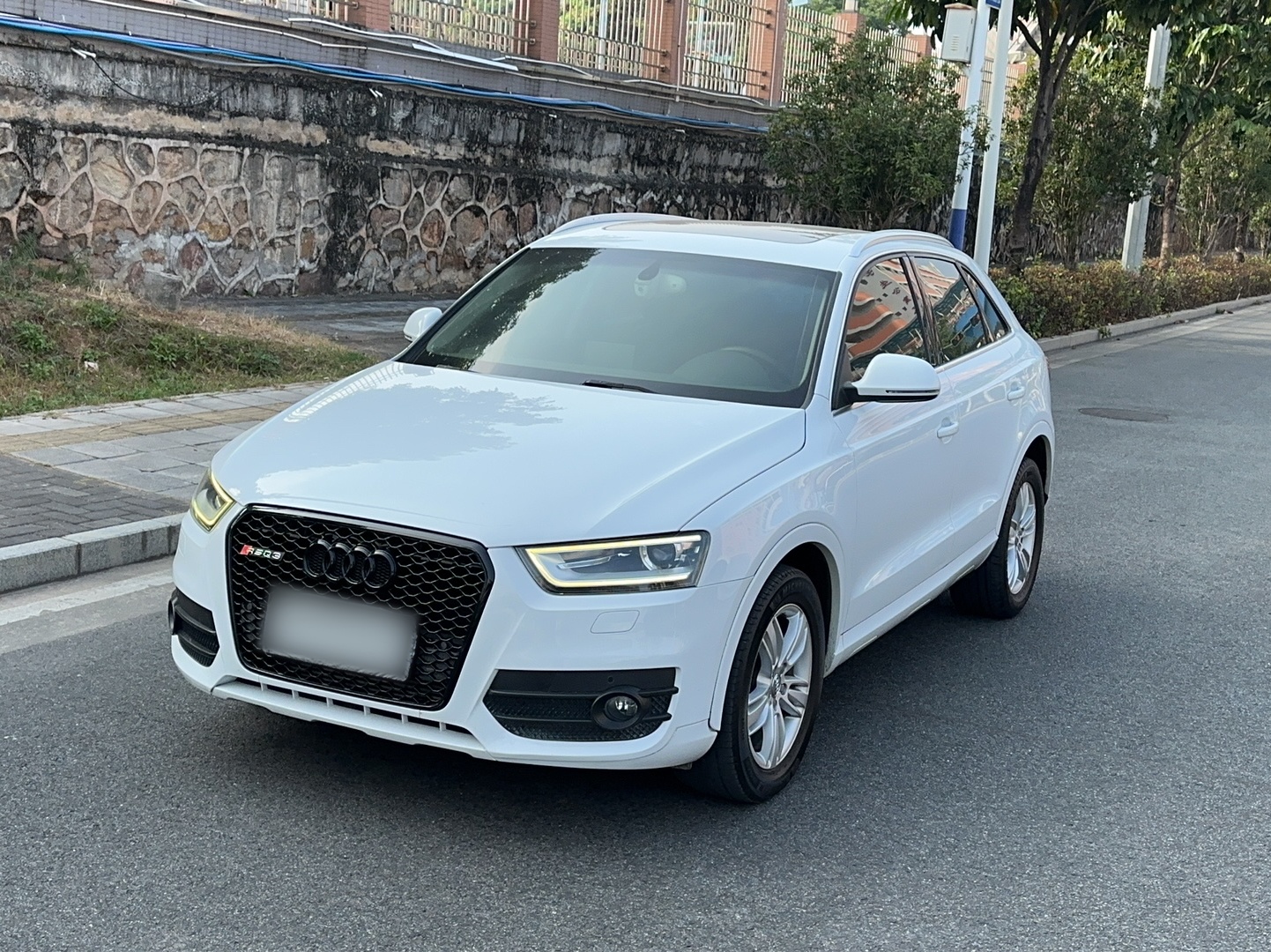 Audi Q3 2015 car image 