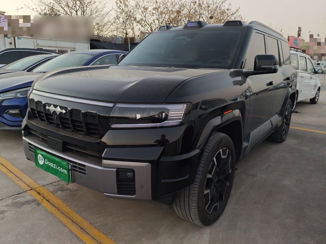 FangChengBao Leopard 8 2024 FangChengBao Leopard 8 2024 car image